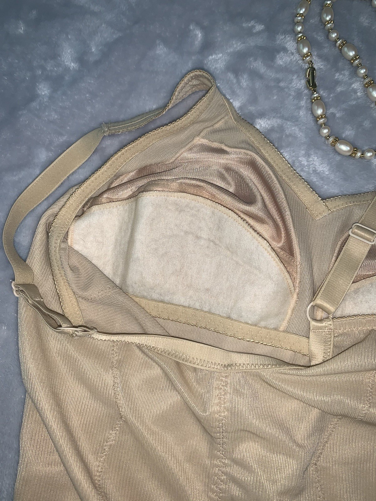VTG Body briefer All-In-One Girdle Bodysuit 38C Shiny Cups Shaping Slimming