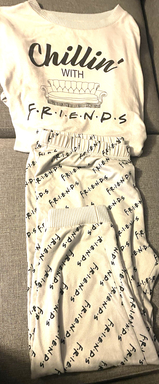 Chillin With Friends Women&rsquo;s Gray Loungewear Sleepwear Friends TV Show Size XL