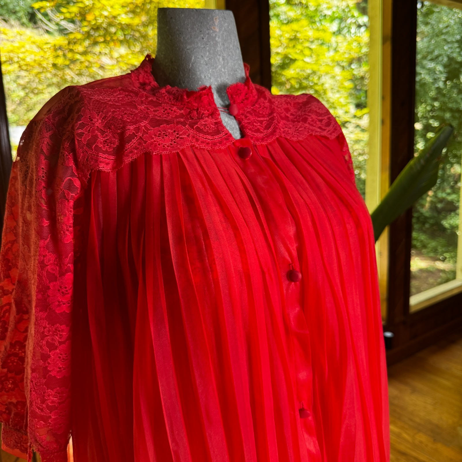 Vintage Sears Charmode Babydoll Pleated Lace Peignoir Robe Nightgown Set Medium
