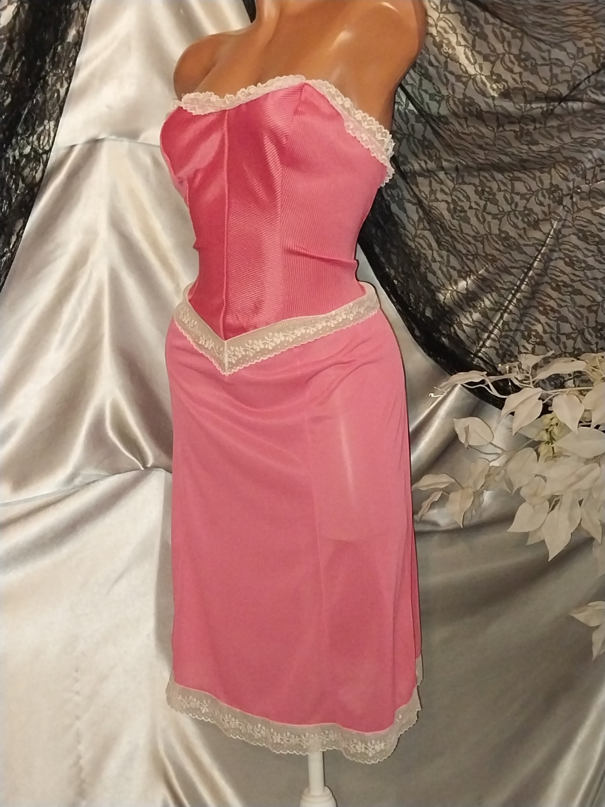 VTG Silky Nylon PIN UP Lace Ruffles Pink Dress Slip BOMBSHELL GORG GLAM S