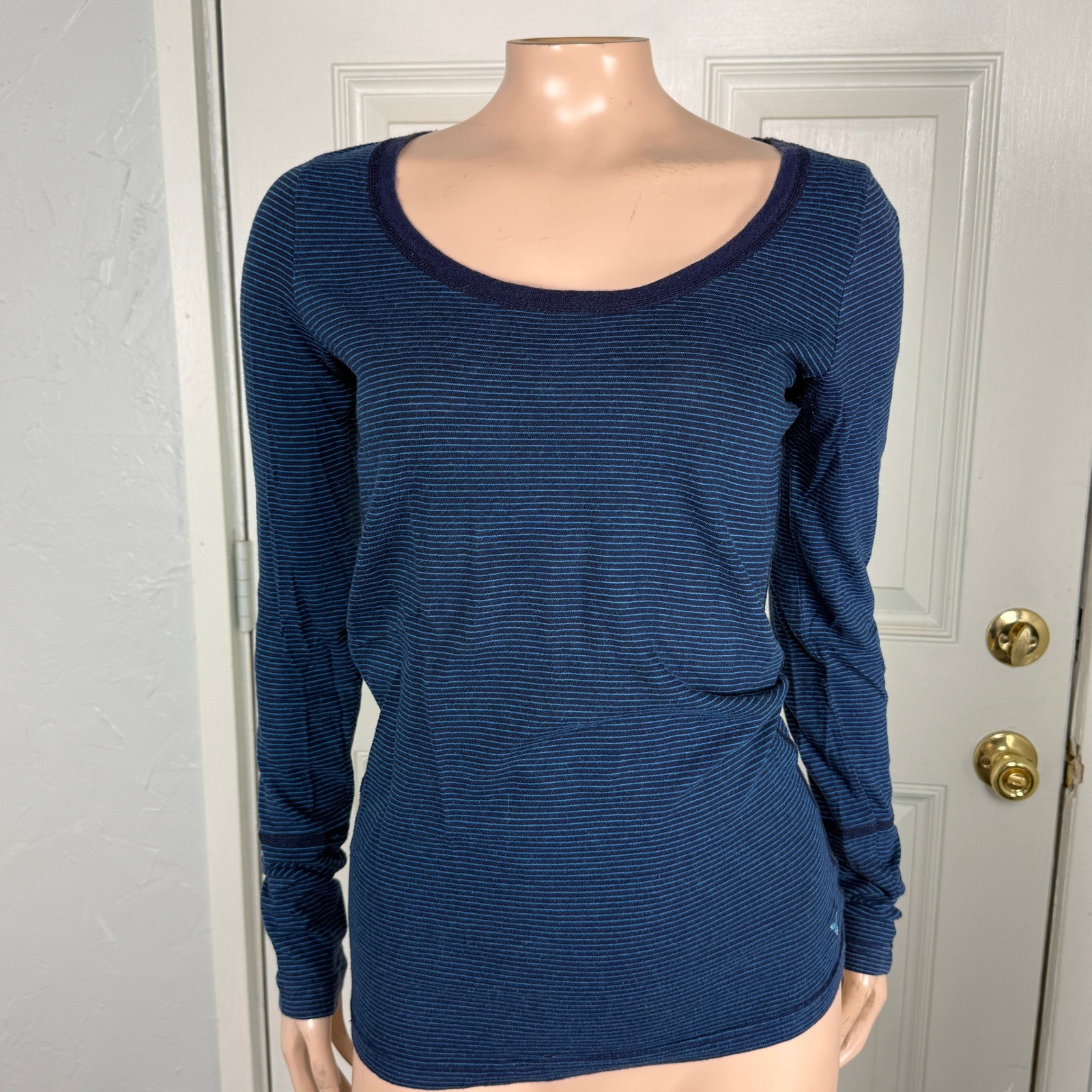 Vintage Y2K American eagle Women&rsquo;s Shirt Medium Cotton Long sleeve Scoop neck B4