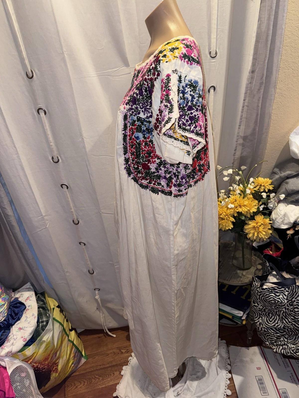 Vintage Oaxacan Mexican 70&rsquo;s Long Dress Off White Cotton Embroidered Floral Sz L