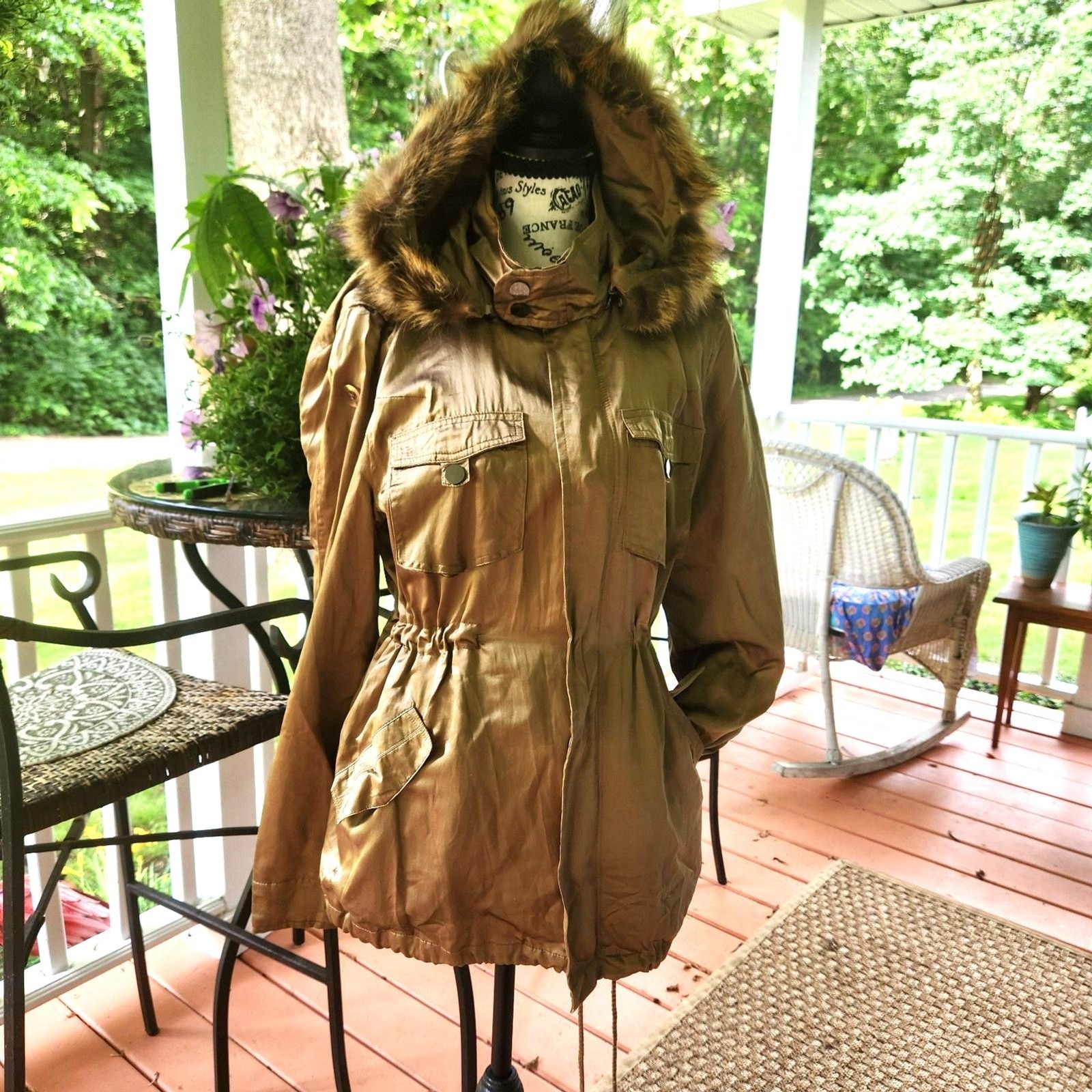 La Rok Luxe Windbreaker Jacket Lightweight, Gold, Med. – Vintage Y2K- Hood Lined