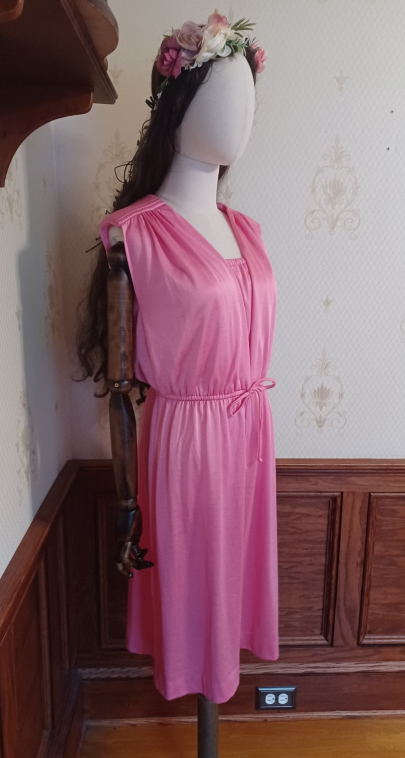 Vintage 1970s Vicky Vaughn Juniors Floaty Pink Disco Goddess Union-Made Dress