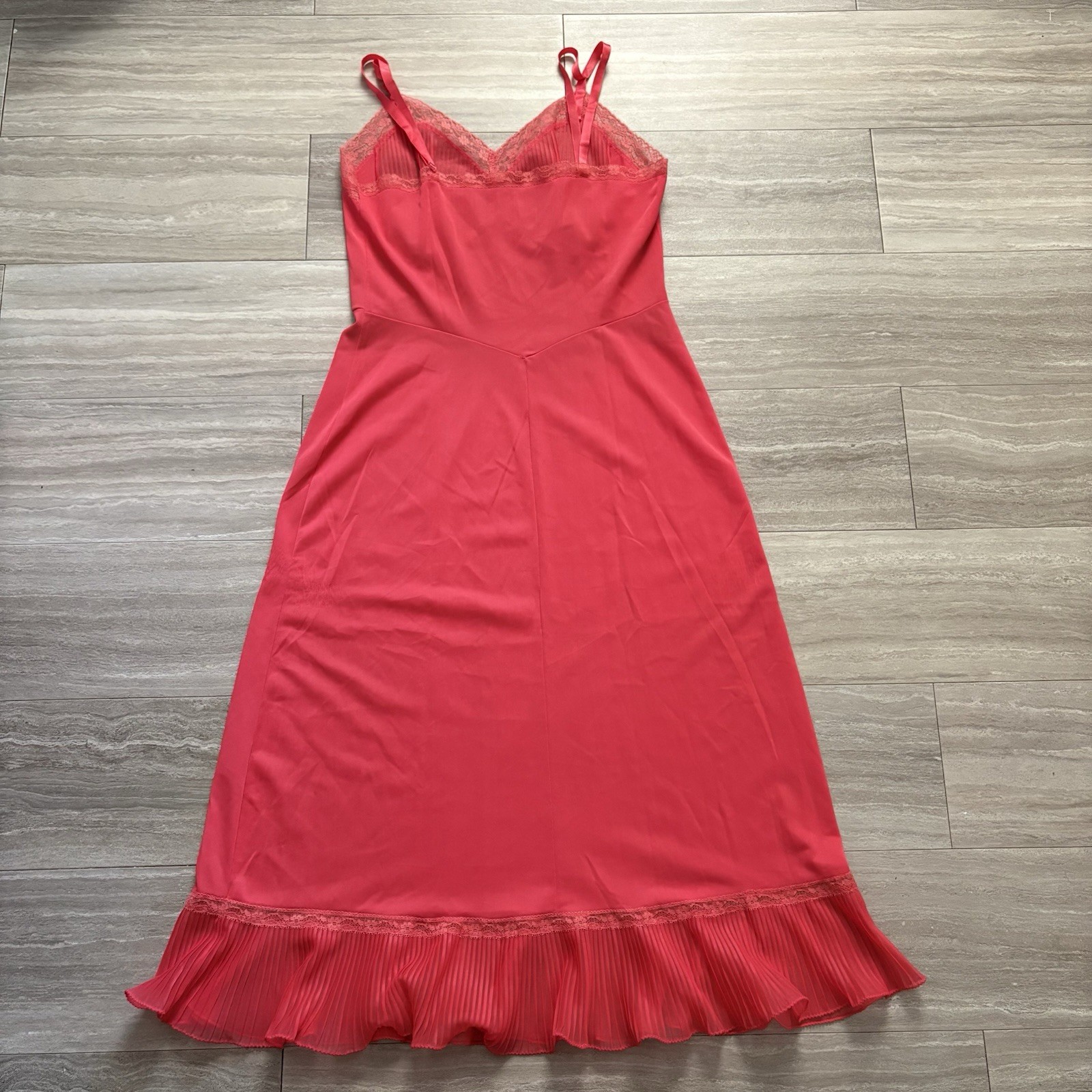 Vintage 1950s Luxite Holeproof Red Nylon Full Slip Lace Pleated Hem Sz 34 S