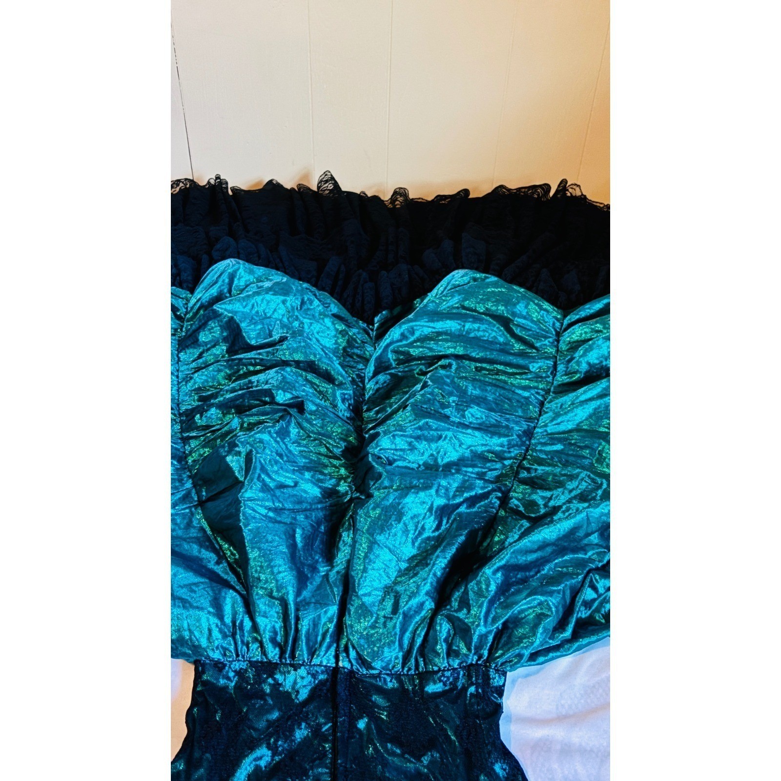 Loralie Original Vintage 80s Emerald Green Metallic Lace Ruffle Gown Dress 0
