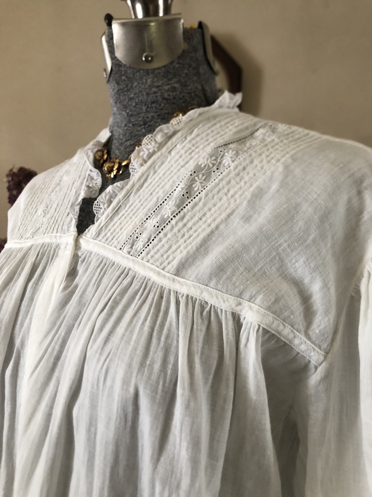 Vintage Antique 1800’s 1900’s Cotton Lace Dressing Bed Gown Lingerie 44-52-60