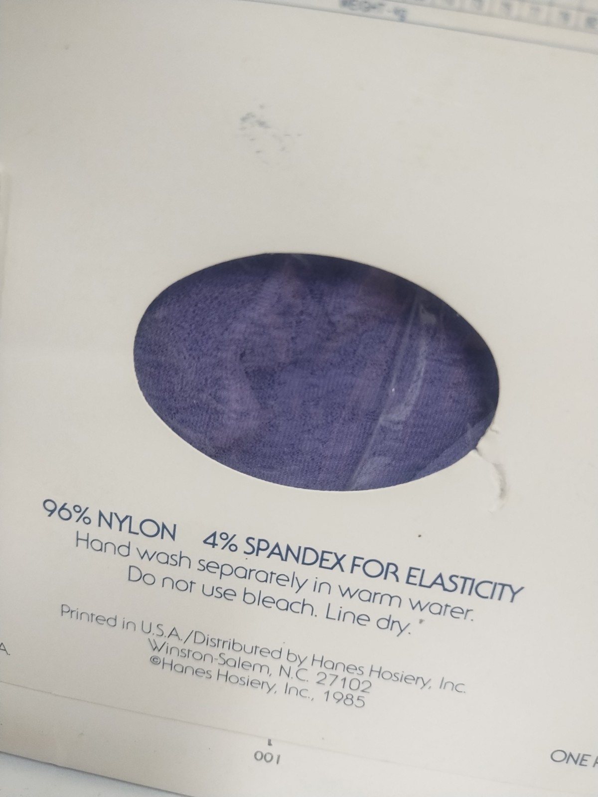 Vintage 80s Hanes Pantyhose Oleg Cassini Sheer purple lavender VIOLET Size D
