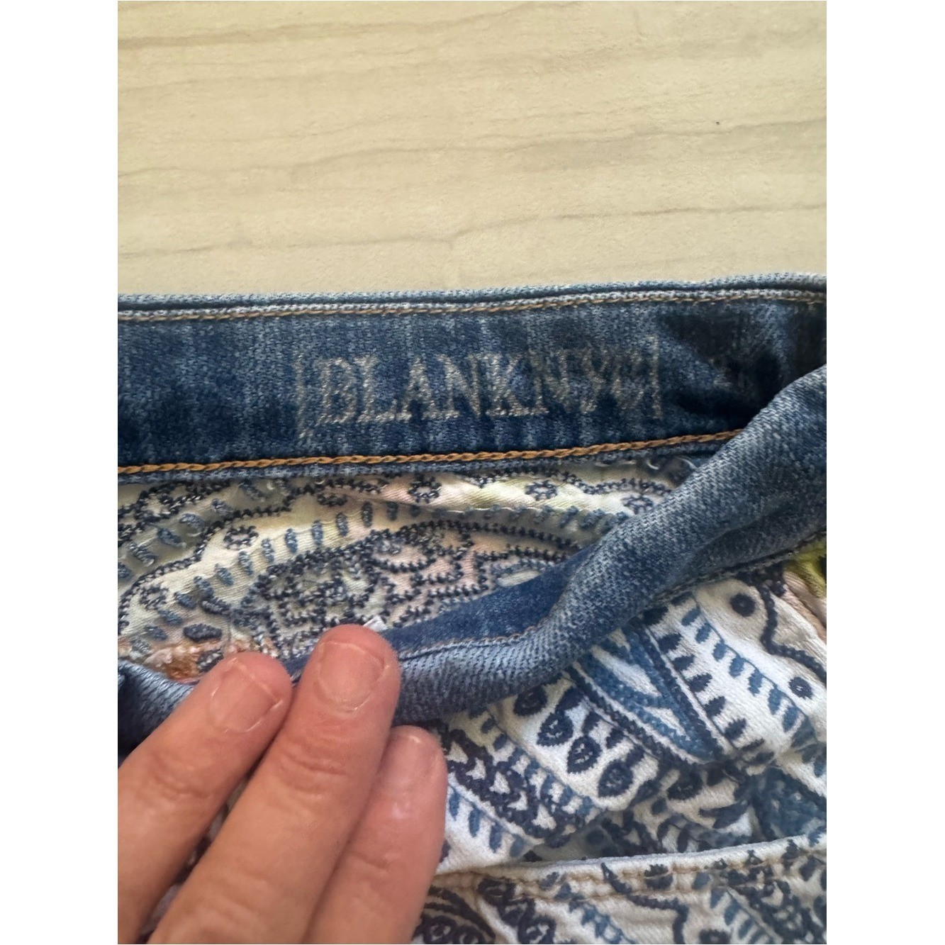 BLANKNYC Embroidered Distressed Denim Shorts size 4 Bohemian, Beach, Gypsy