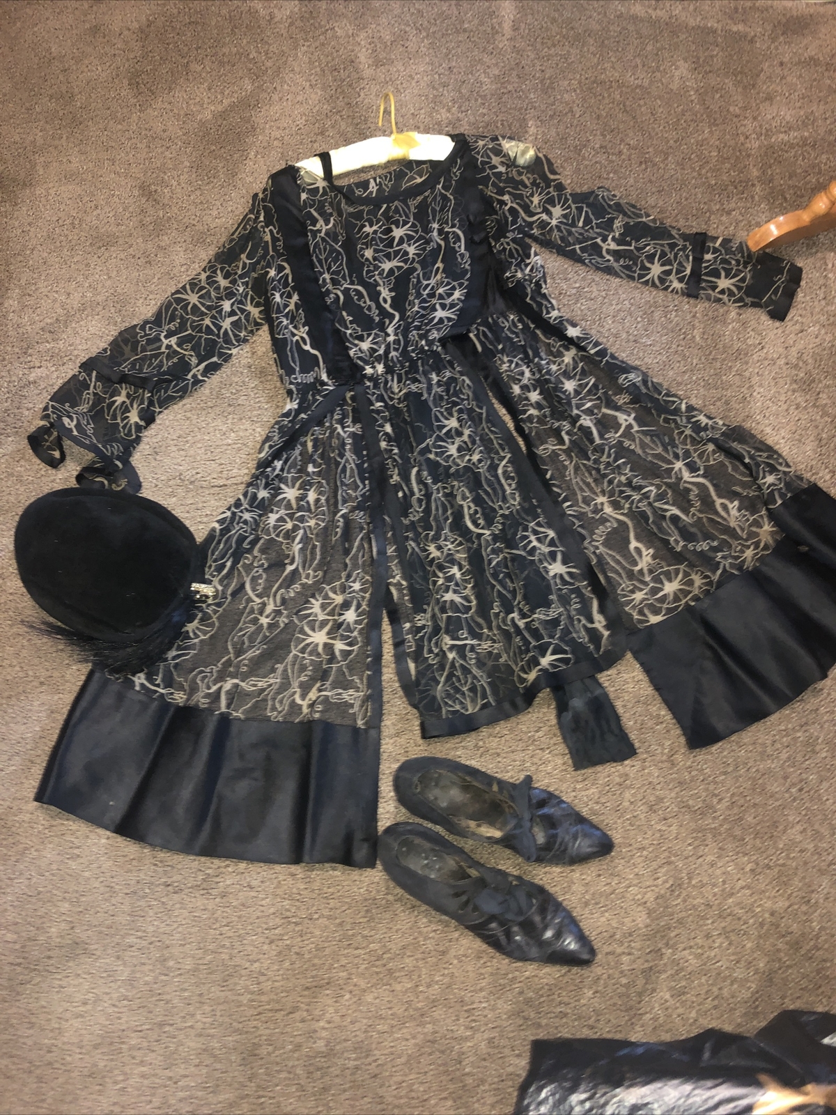 Antique Silk Voile Flapper 1920s Dress, Edwardian Shoes & 20s Flapper Velvet Hat