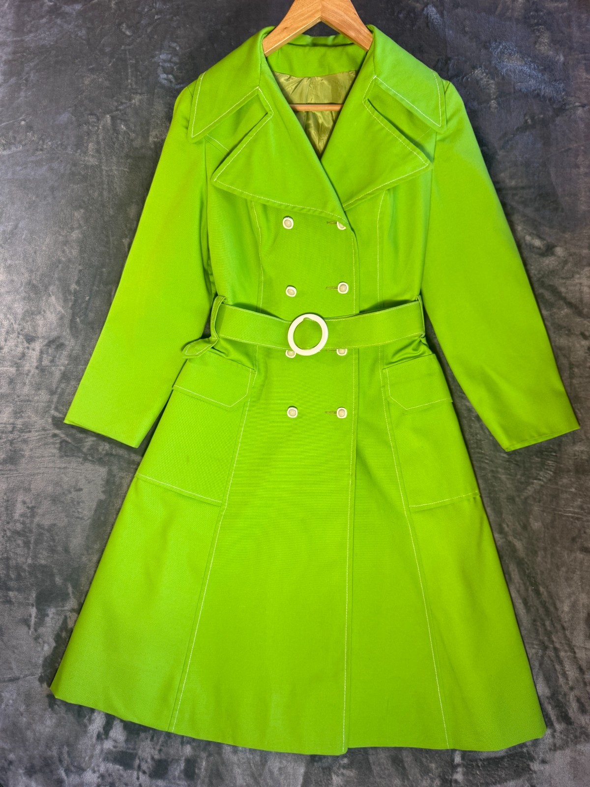 Vintage 1960s Gabardine Trench Coat Lime Green with belt Lined Size M 40.5&Prime; Long