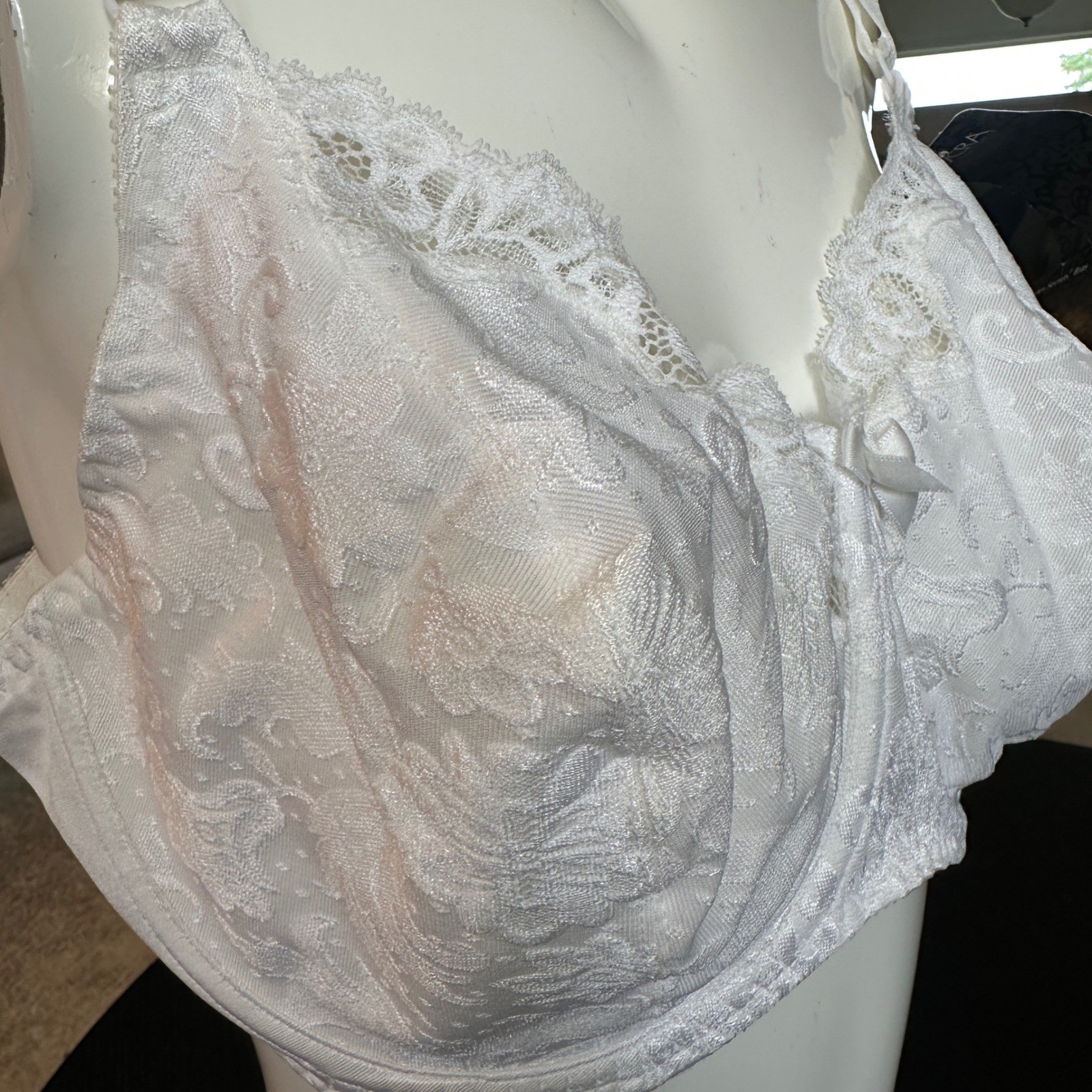 Playtex Secrets Bra 38DD White Floral Jacquard Lace Underwire NWT New