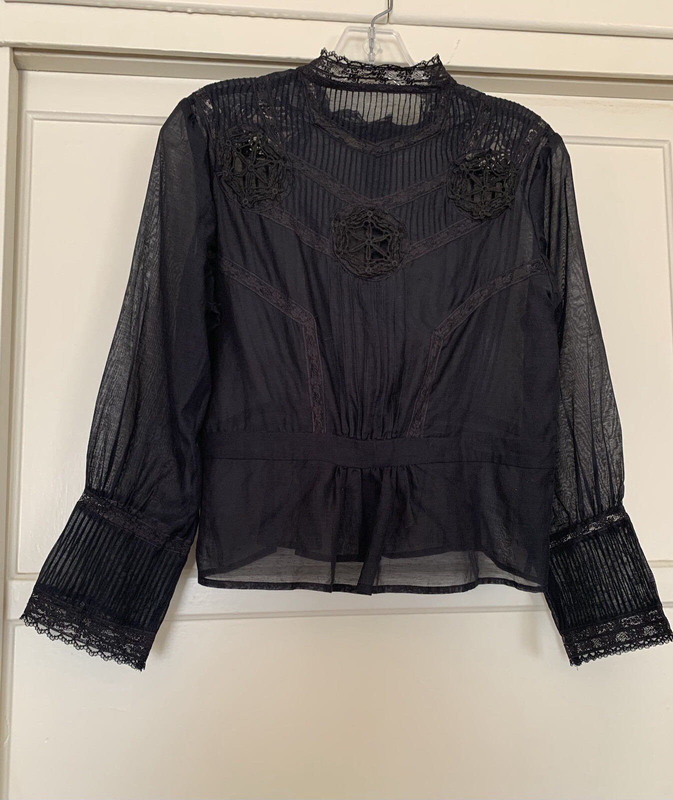 🦋Vintage Black 1980s Victorian Blouse w Crochet Lace Pintuck Details Sz XS NWOT