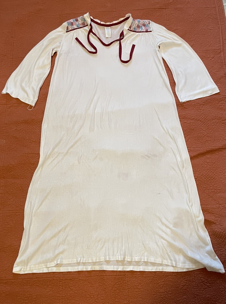 Vintage JC PENNEY women’s Nightgown Size Medium