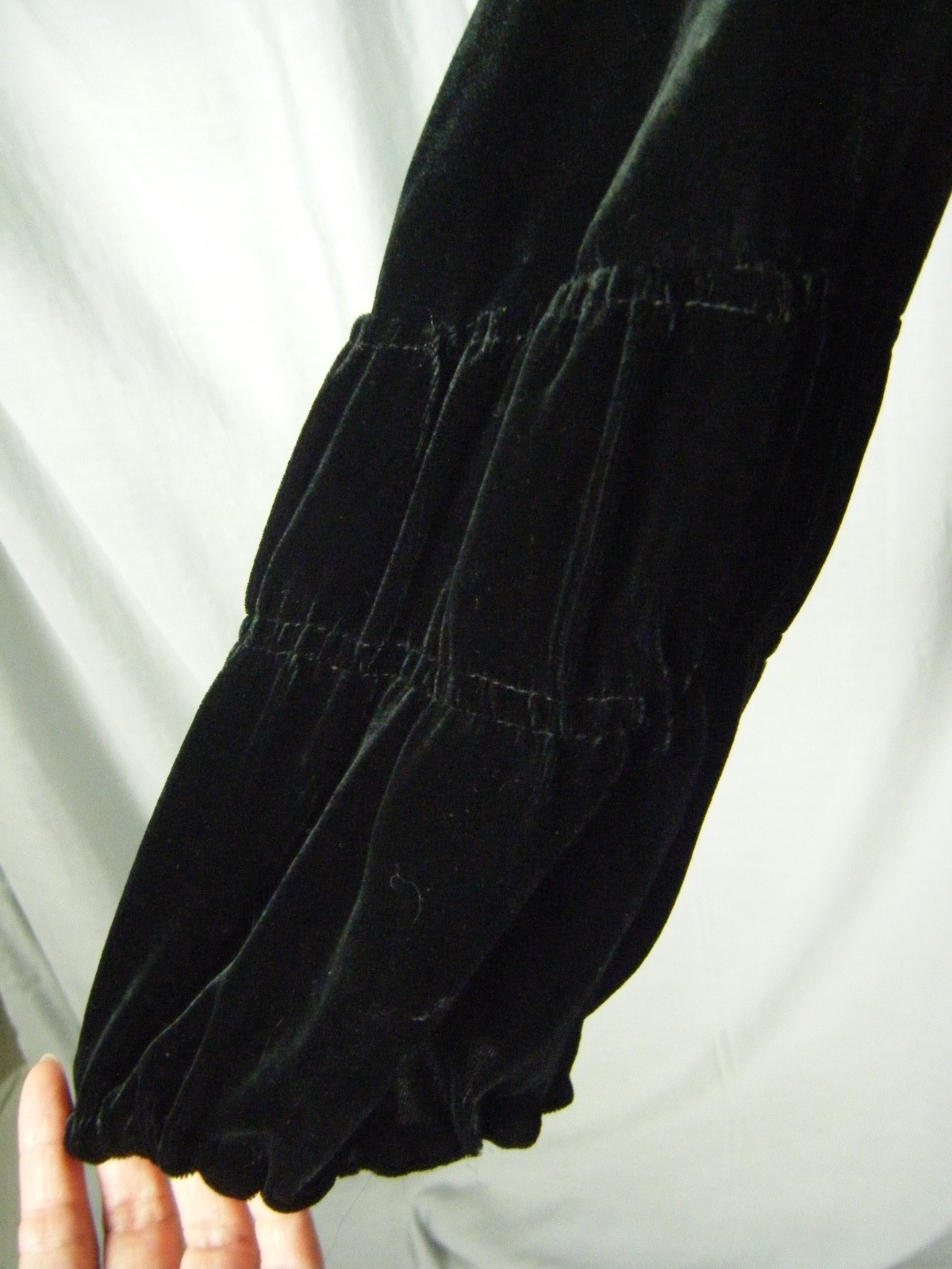Antique 1920s Black Velvet Silk Bubble Collar Jacket- Bust 33/2XS, repaired