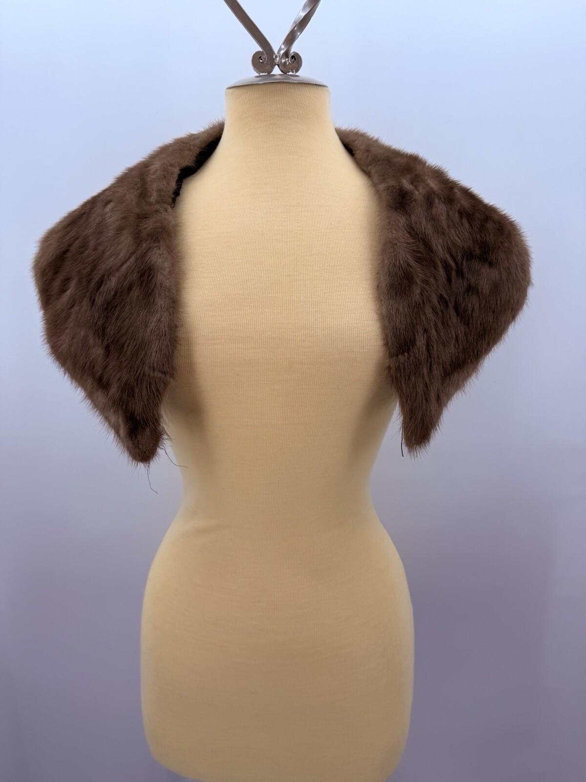 BEAUTIFUL VINTAGE FUR STOLE WRAP NO CLIPS 37” LONG 7” WIDE