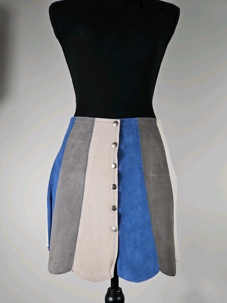 VTG 60s 70s Suede Scallop Hem Mini Skirt Mod Go-Go Front Snap Boho Hippie 26&Prime; W