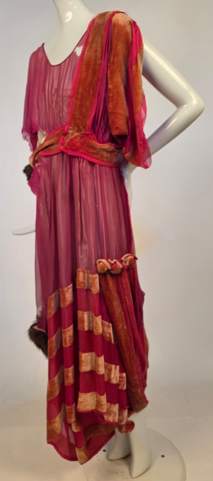 EDWARDIAN SILK CHIFFON EVENING DRESS W VELVET COVERED BOB DETAILS + FUR – AS ACQ