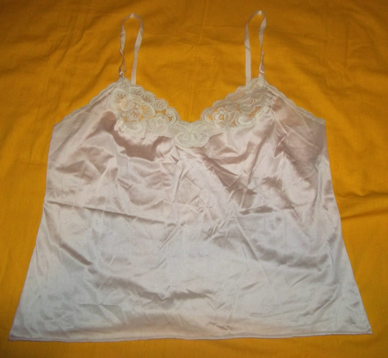 VTG Vanity Fair Pink Lace Piqant Satin Camisole Tank Top Size 38 style 17-764