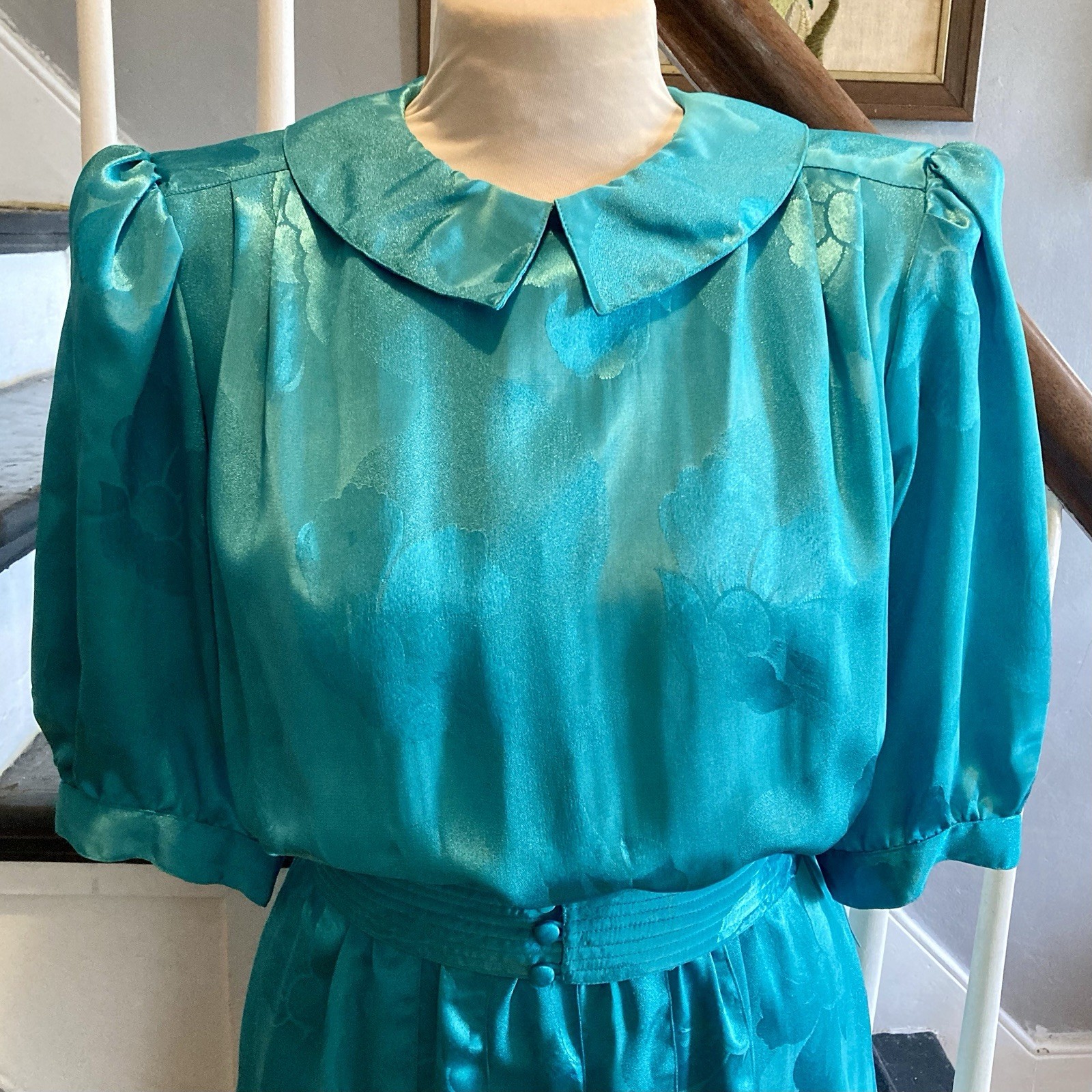 1980s Floral Teal Satin Midi Dress Quilted Belt Peter Pan Collar Wear To Work