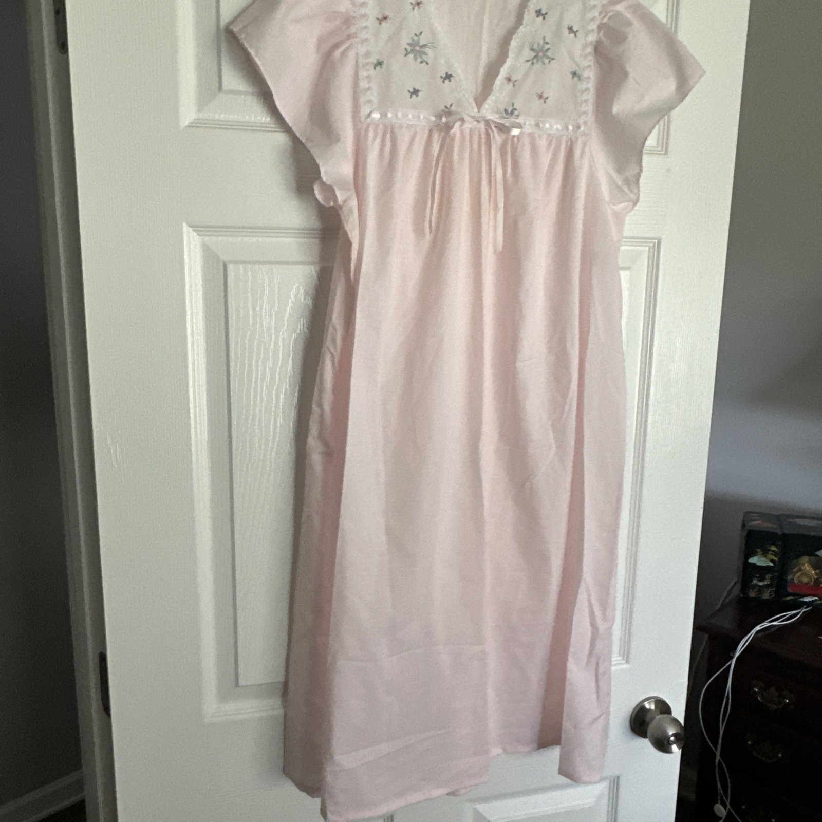 Vintage Berkcliff 70&rsquo;s pink Cotton Poly Blend Nightgown Sz Sm Embroidered Bodice