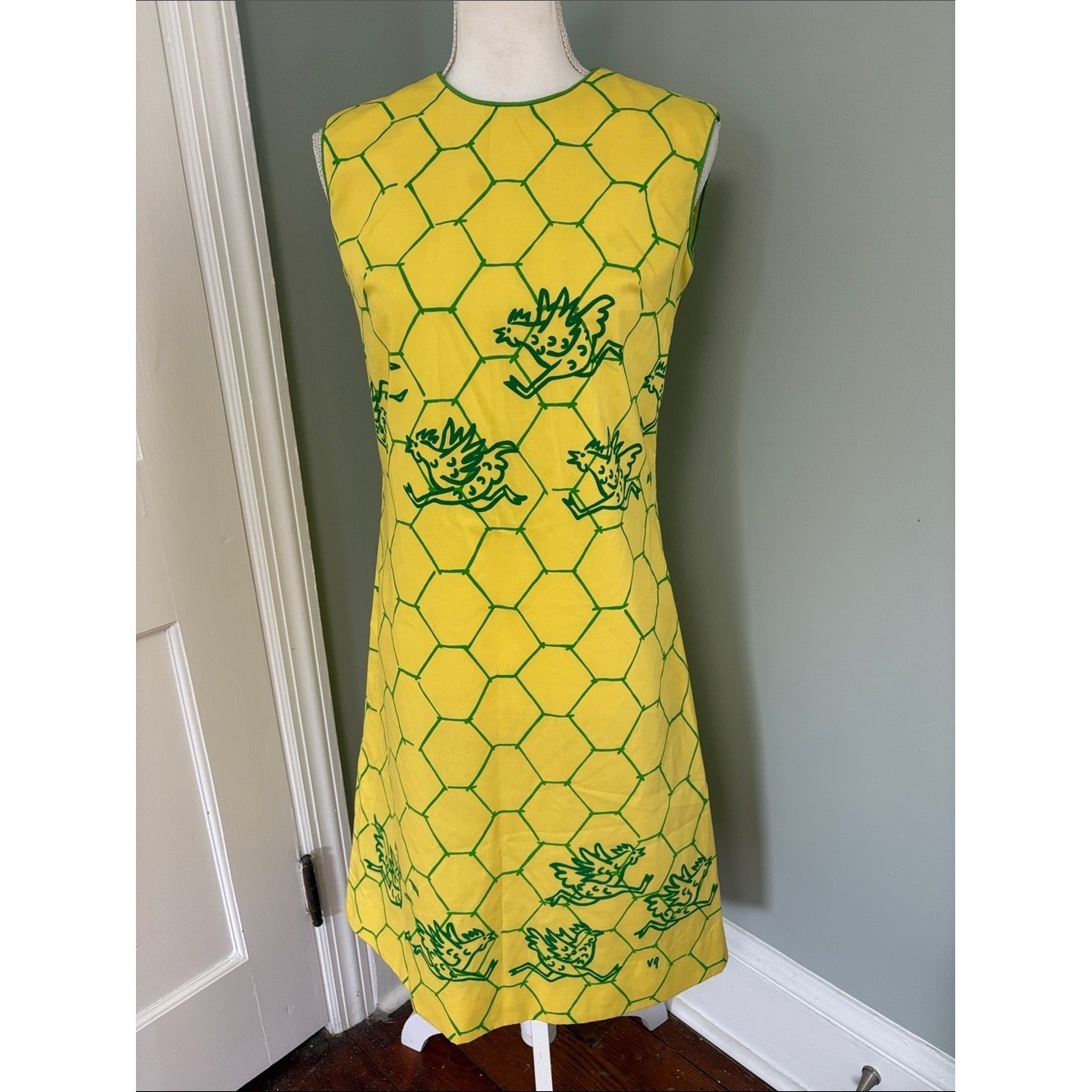 Vintage Vested Gentress Yellow Green Honeycomb Chicken Sleeveless Dress – 8