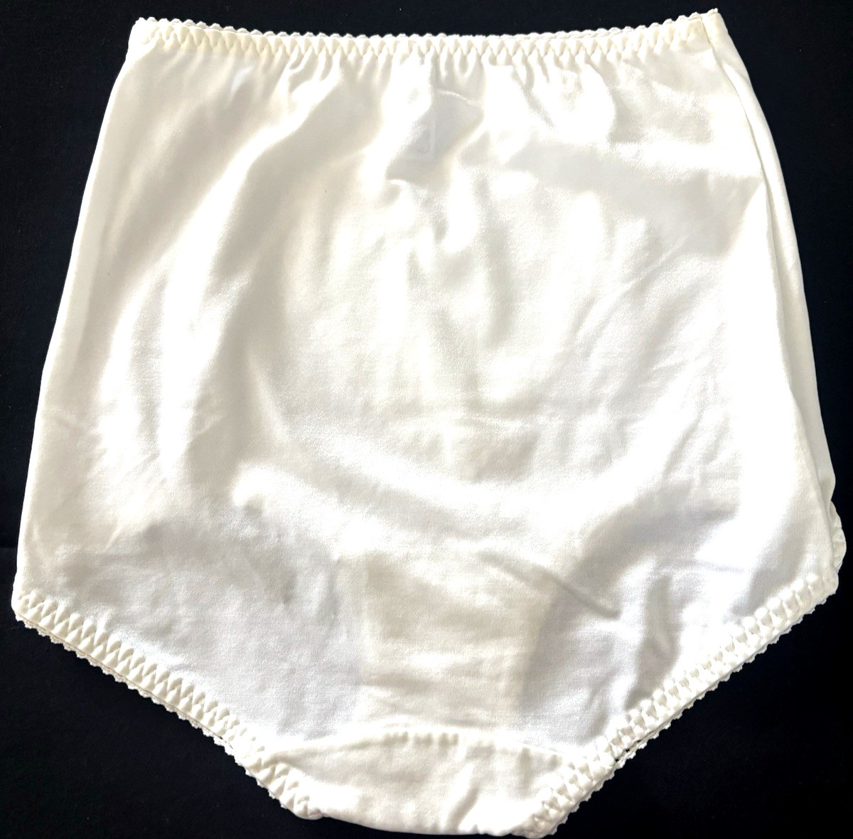 NEW VTG &rsquo;90s Satiny Panties Hanes Her Way 3 LOT Sz L Nylon Spandex RN63944 NOS