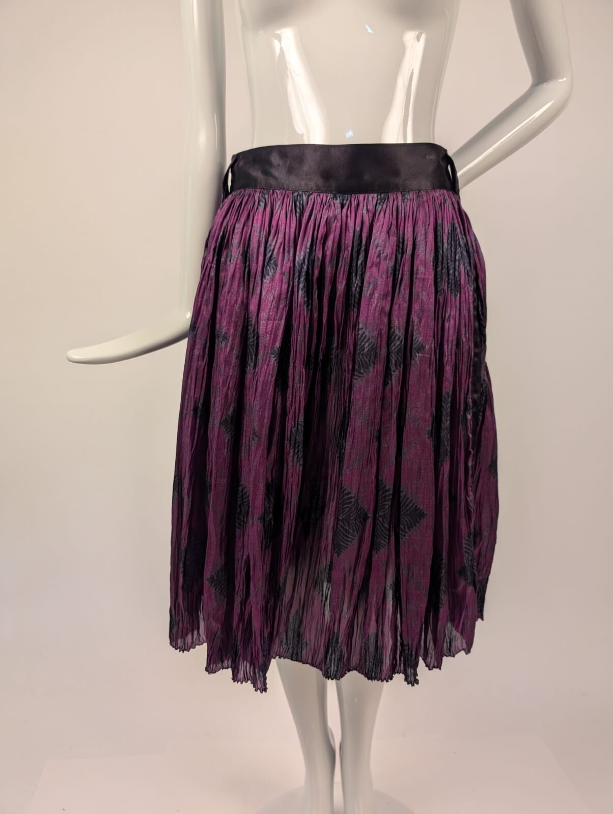 GIANNI VERSACE 1980’S DESIGNER PURPLE SILK PLEAT SKIRT MADE IN ITALY