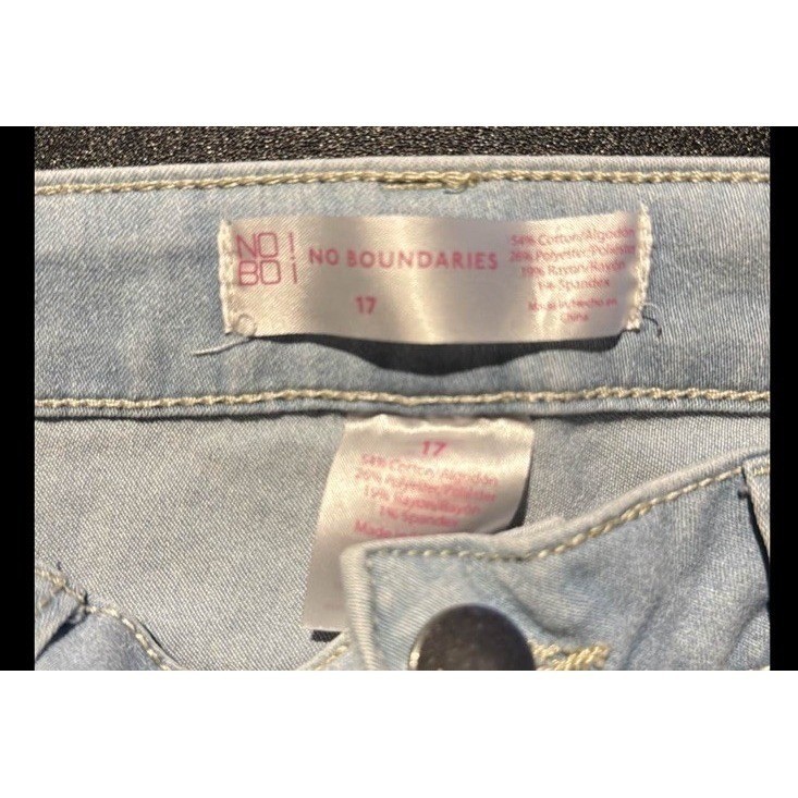 No Boundaries Juniors Size 17 Light Wash Button Fly Stretch Jeans