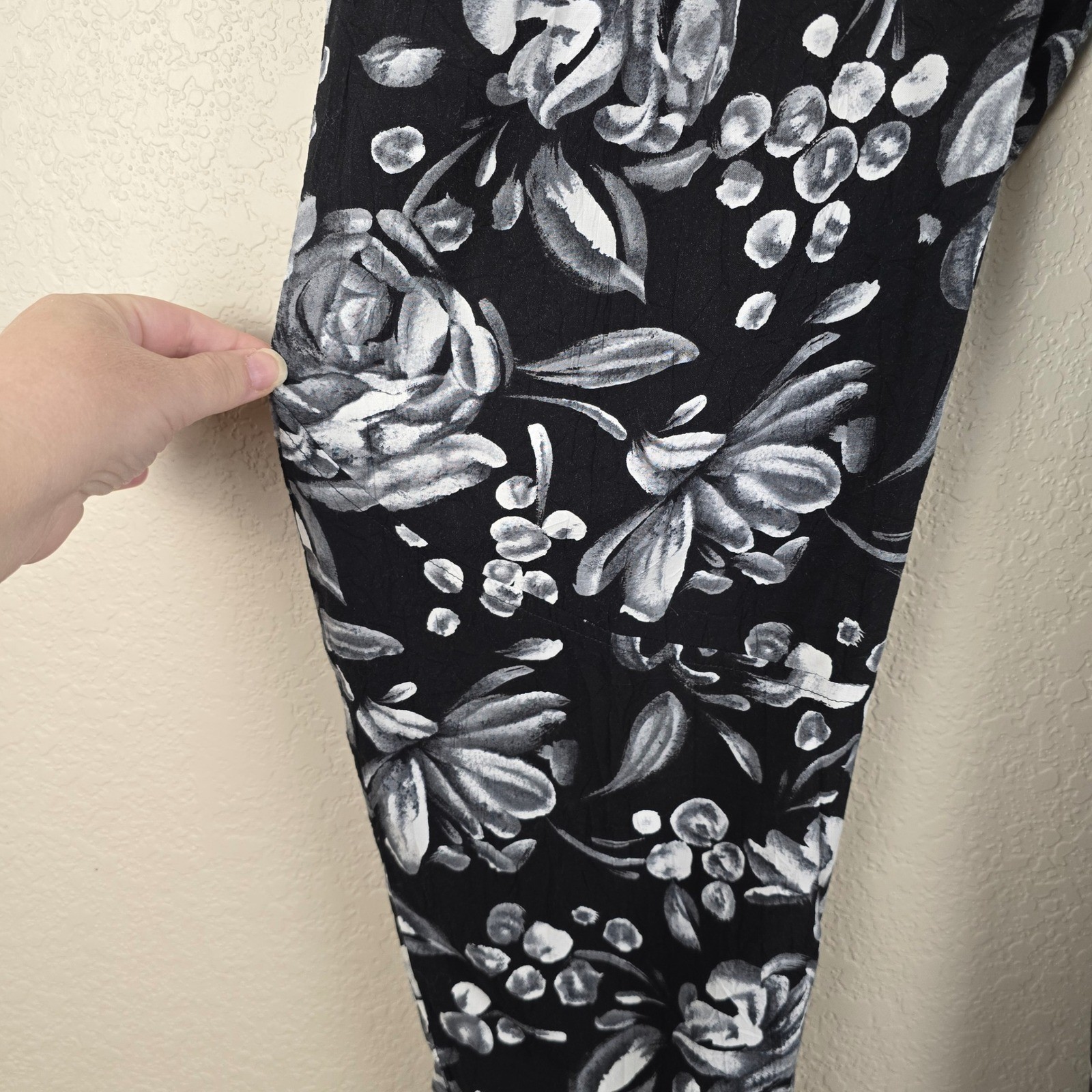 Jams World Vintage High Waisted Floral Pants Tapered Leg Black White Small