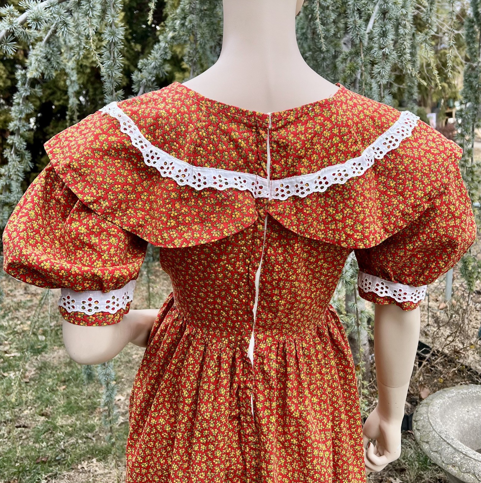 VINTAGE 1970&rsquo;s BURNT ORANGE COTTON PRAIRIE MAXI DRESS W/ FLORAL PRINT