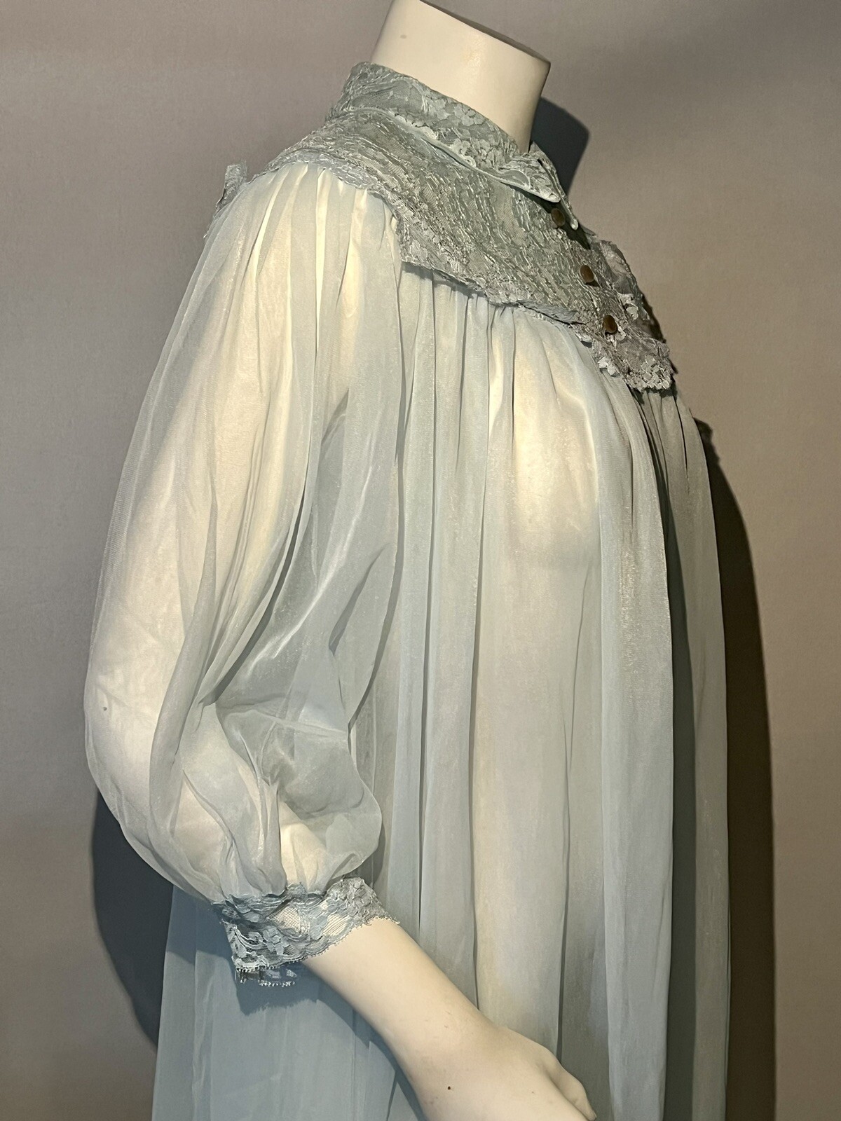 Vintage 1960s Pinehurst Light Blue Nylon Chiffon Lace Full Length Peignoir Robe