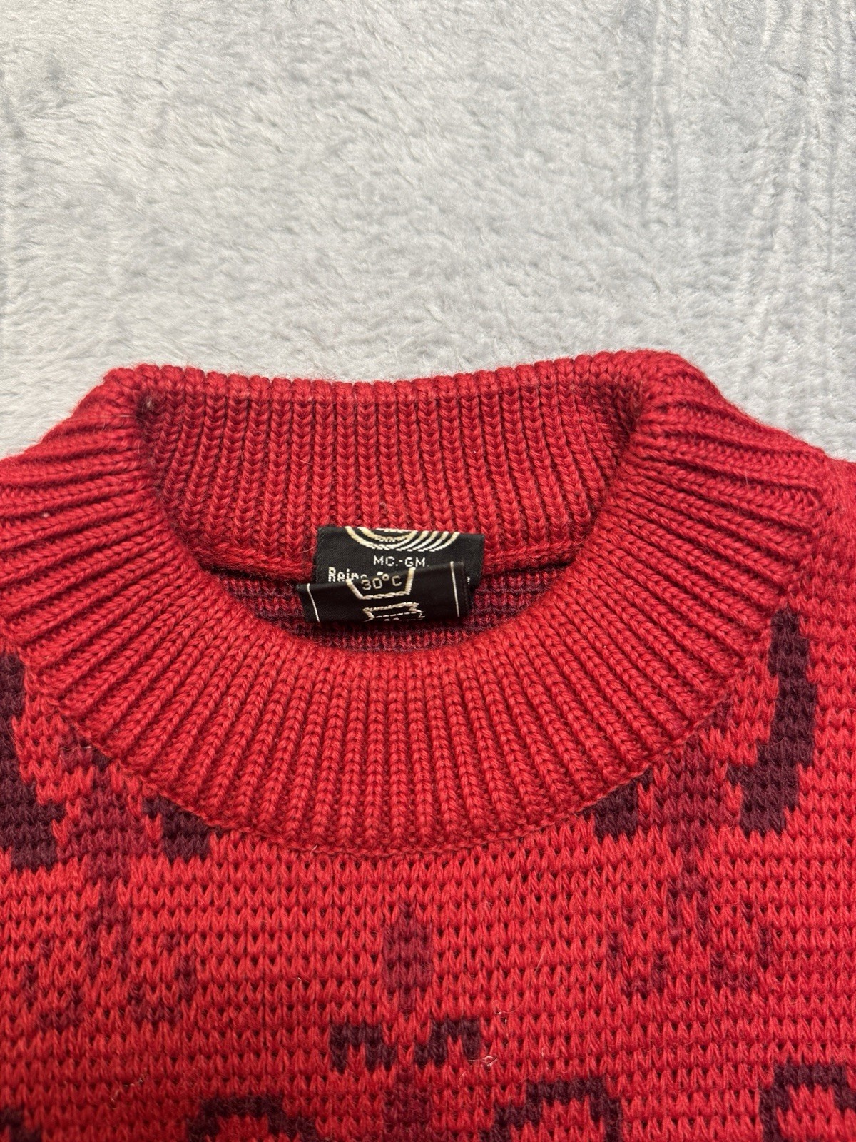 Vintage 100% Wool Sweater Long Sleeve Damask Pattern Austria Small Red