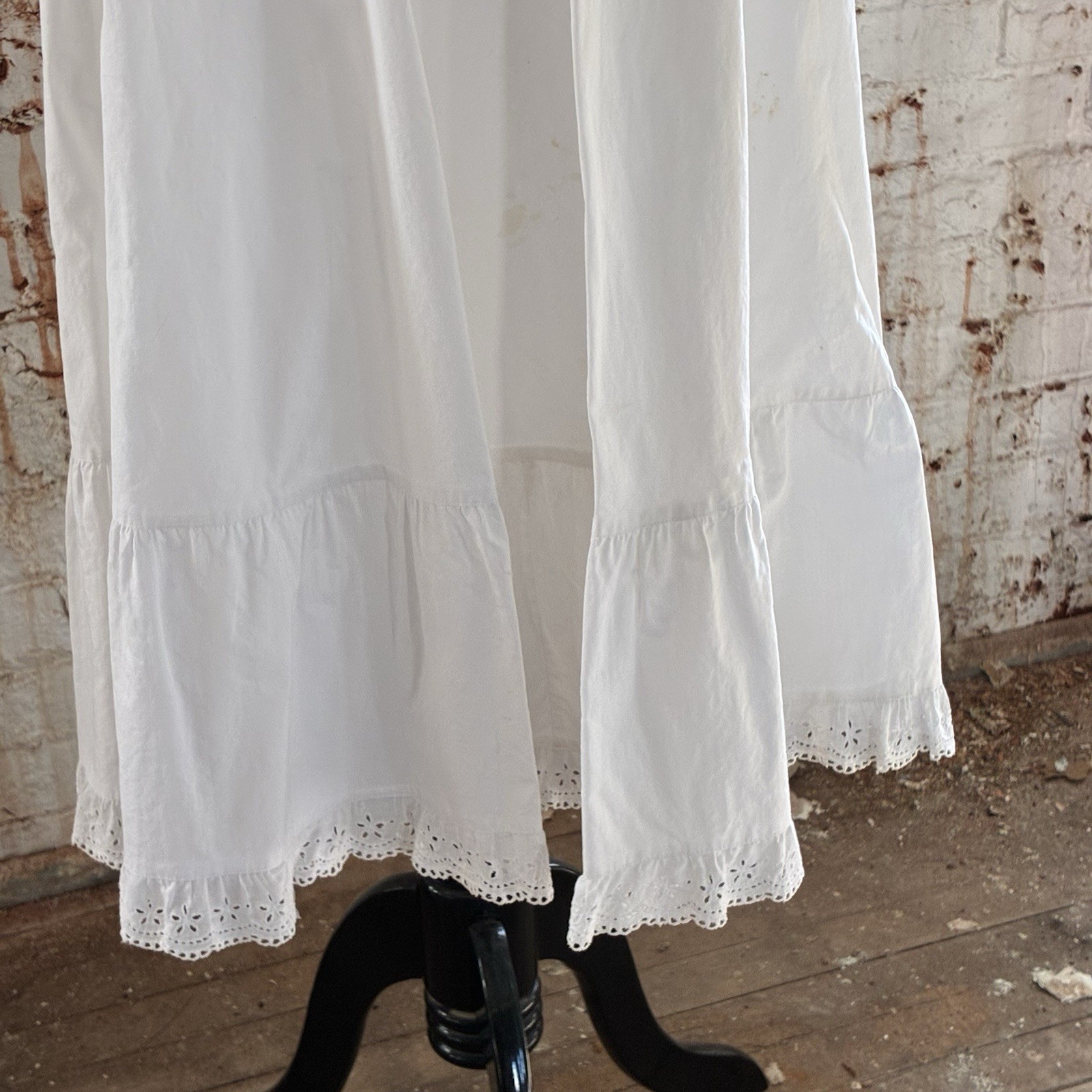 Antique Edwardian 1900s White Cotton Ruffle Long Lawn Tea Skirt Petticoat XS-S