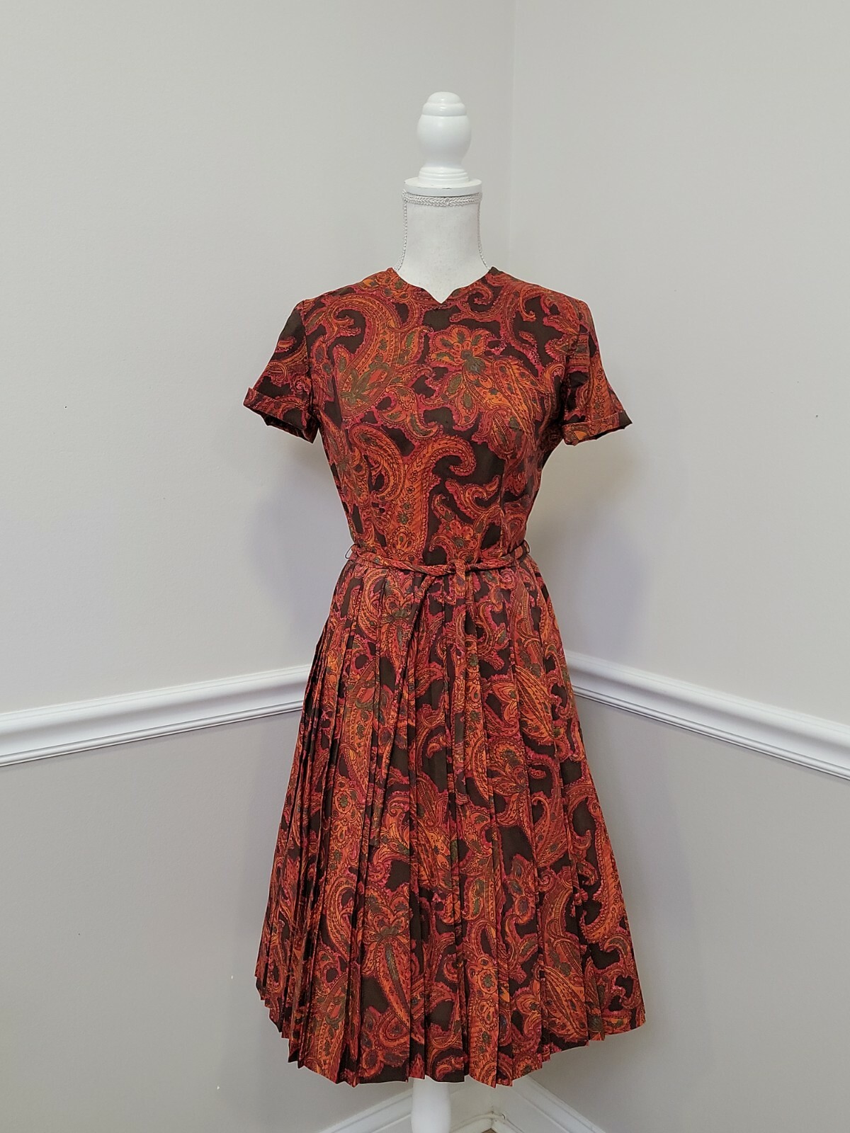 Vintage L&rsquo;Aiglon Knee Length Full Pleated Skirt Dress