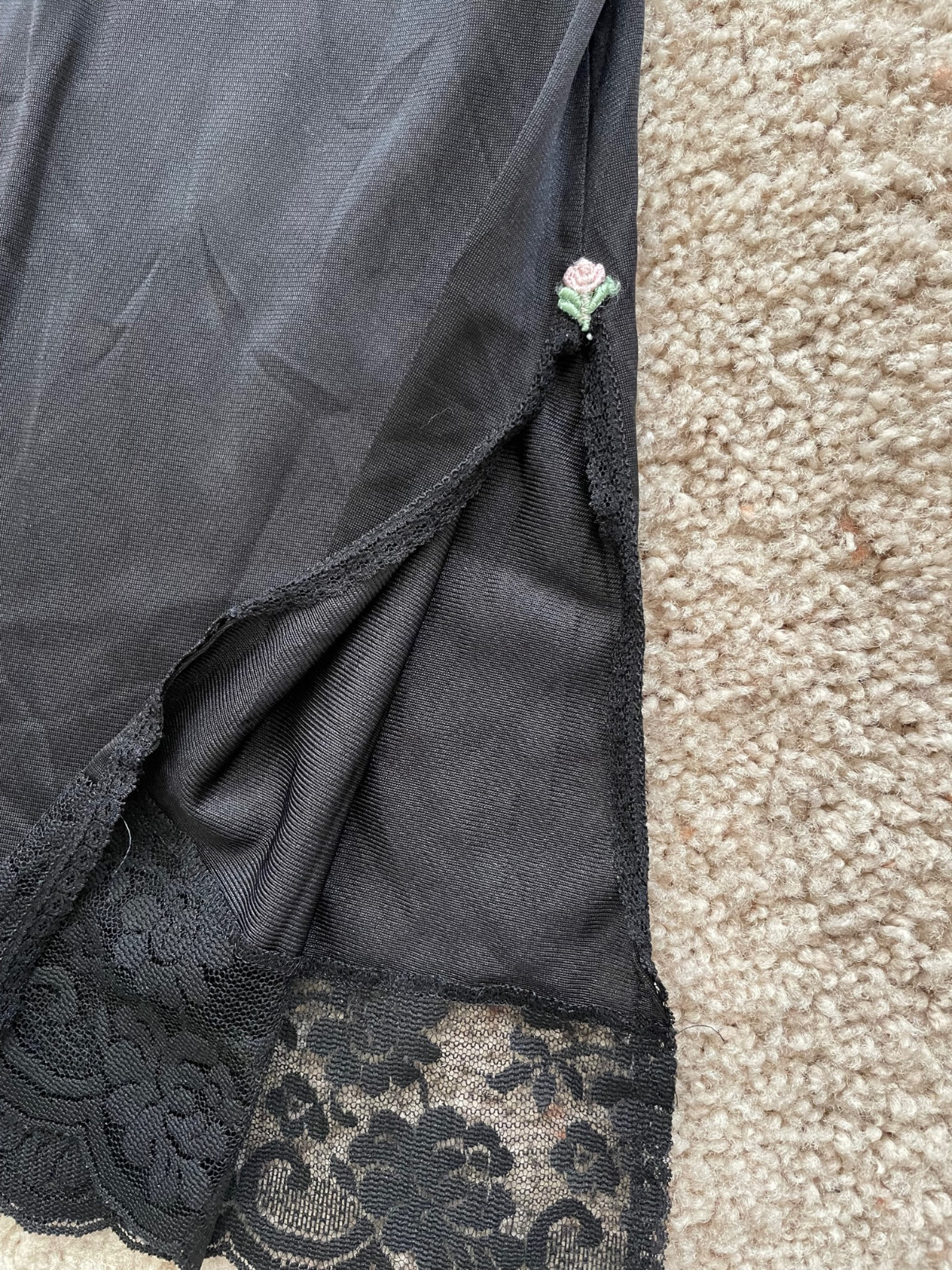 Half Slip Vtg Black Nylon Maidenform Chantilly M Skirt Lace Rosebuds Side Slits