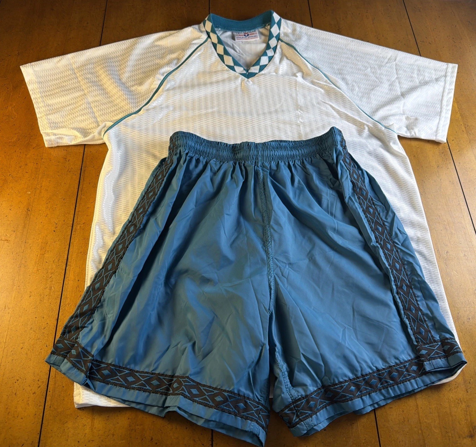 Vtg 80’s Teamwork Athletic Apparel Women’s Nylon Soccer Shirt & Shorts Medium