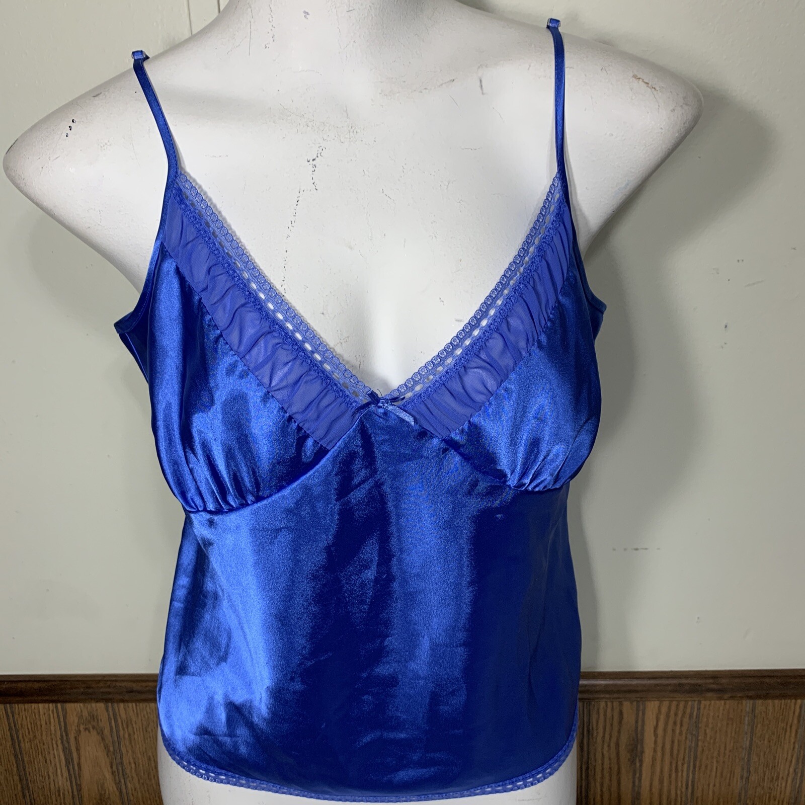 Enchanting Liquid Satin Cami Top Camisole Shirt Size Medium Glossy Sapphire Blue