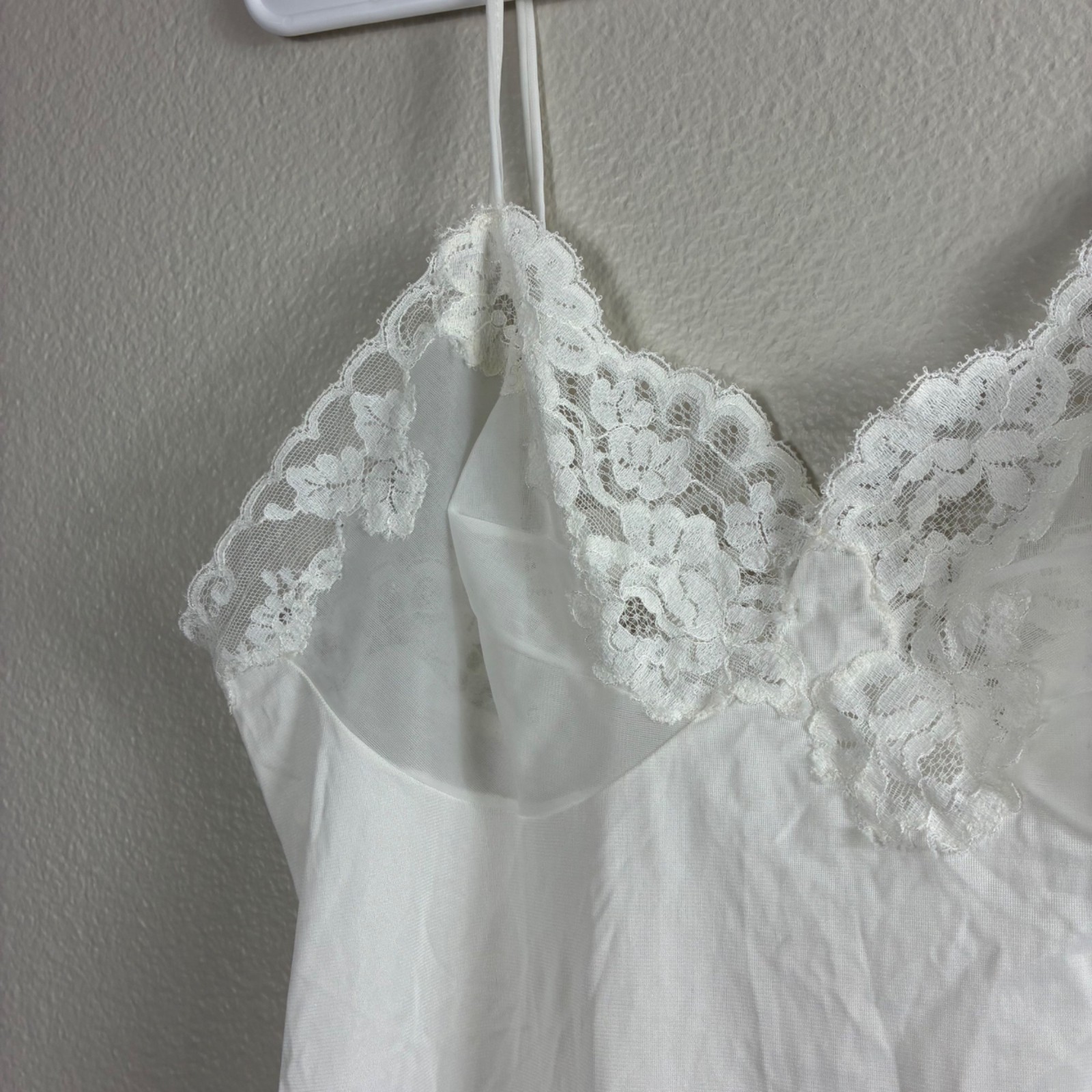 VTG 70s Hollywood Vassarette Ivory Lace Trim Full Slip Dress 36 (M)