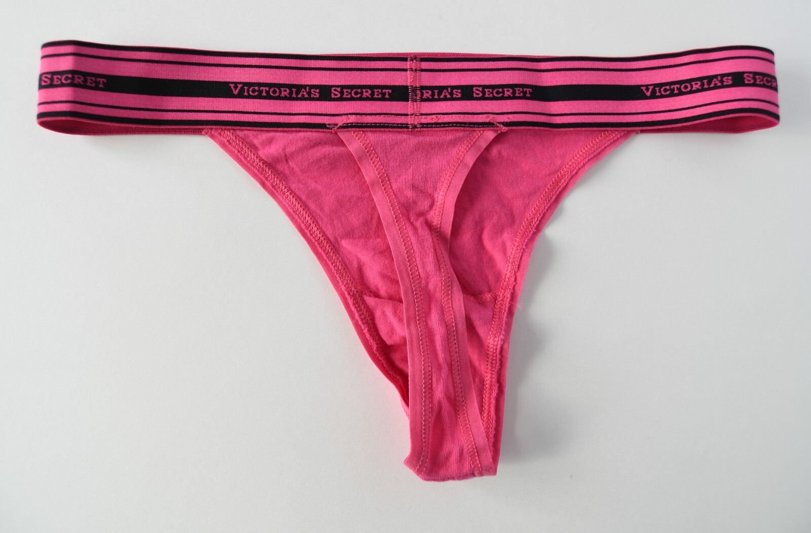 1 VTG Victoria&rsquo;s Secret 2010s Thick Logo Cotton V-String Thong Panty SMALL