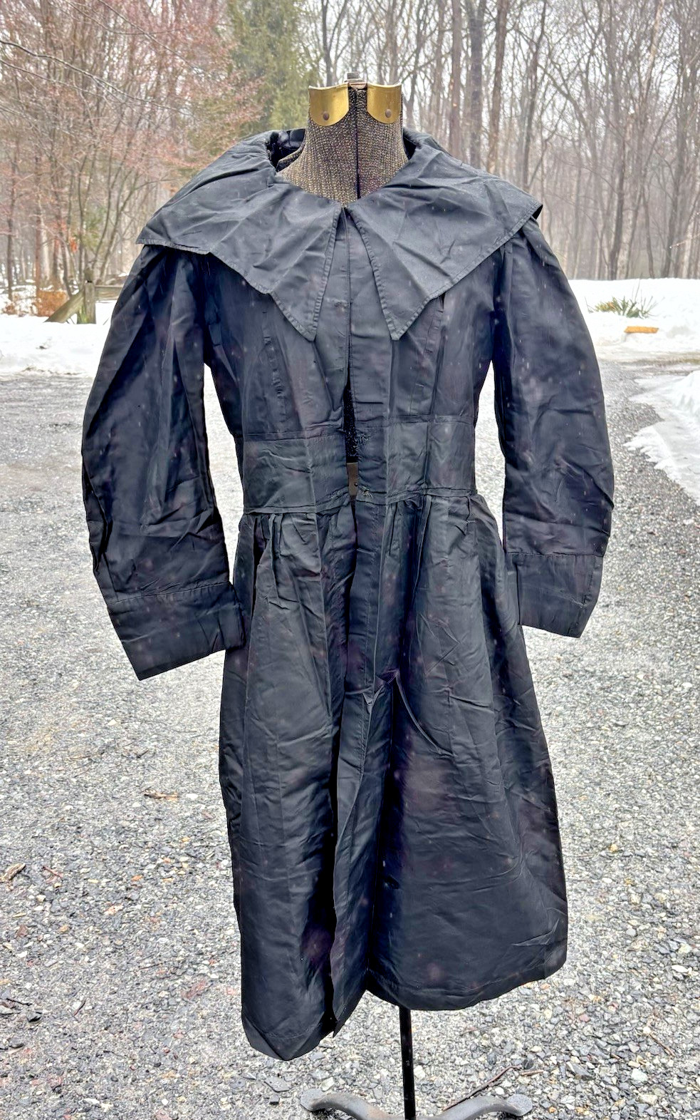 1800&rsquo;s Antique Victorian Ladies Black Silk Taffeta Mourning Coat w/ Large Collar