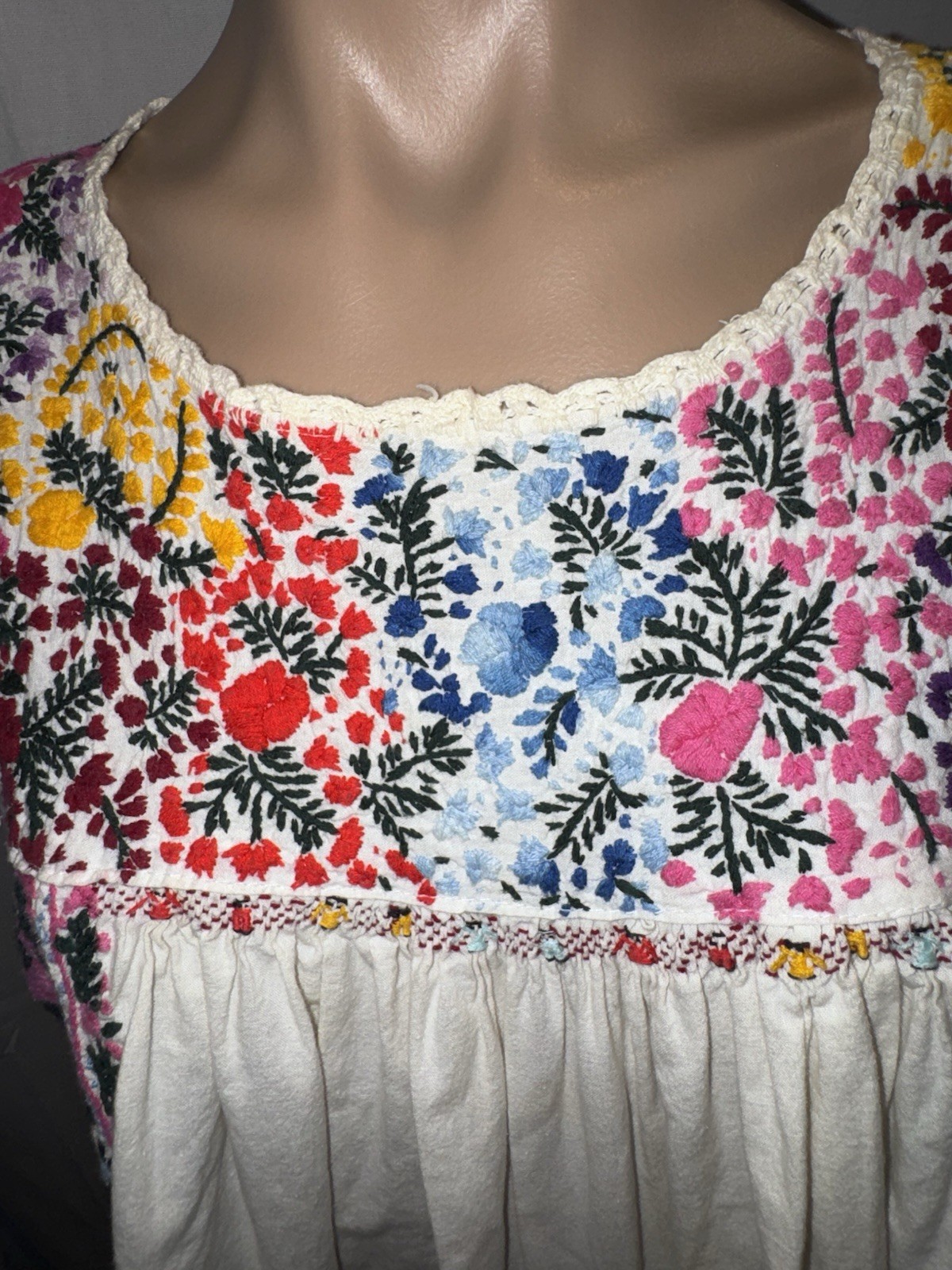 Vintage Oaxacan Mexican 70&rsquo;s Long Dress Off White Cotton Embroidered Floral Sz L