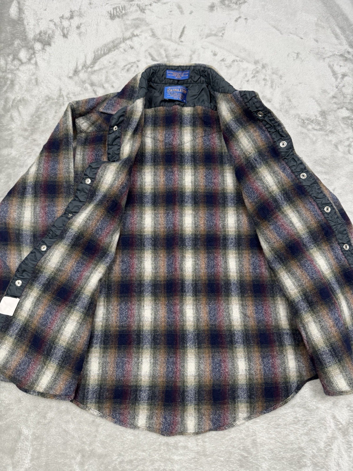 Vintage Pendleton Board Shirt Womens Medium Pearl Snap 100% Wool Western 90s