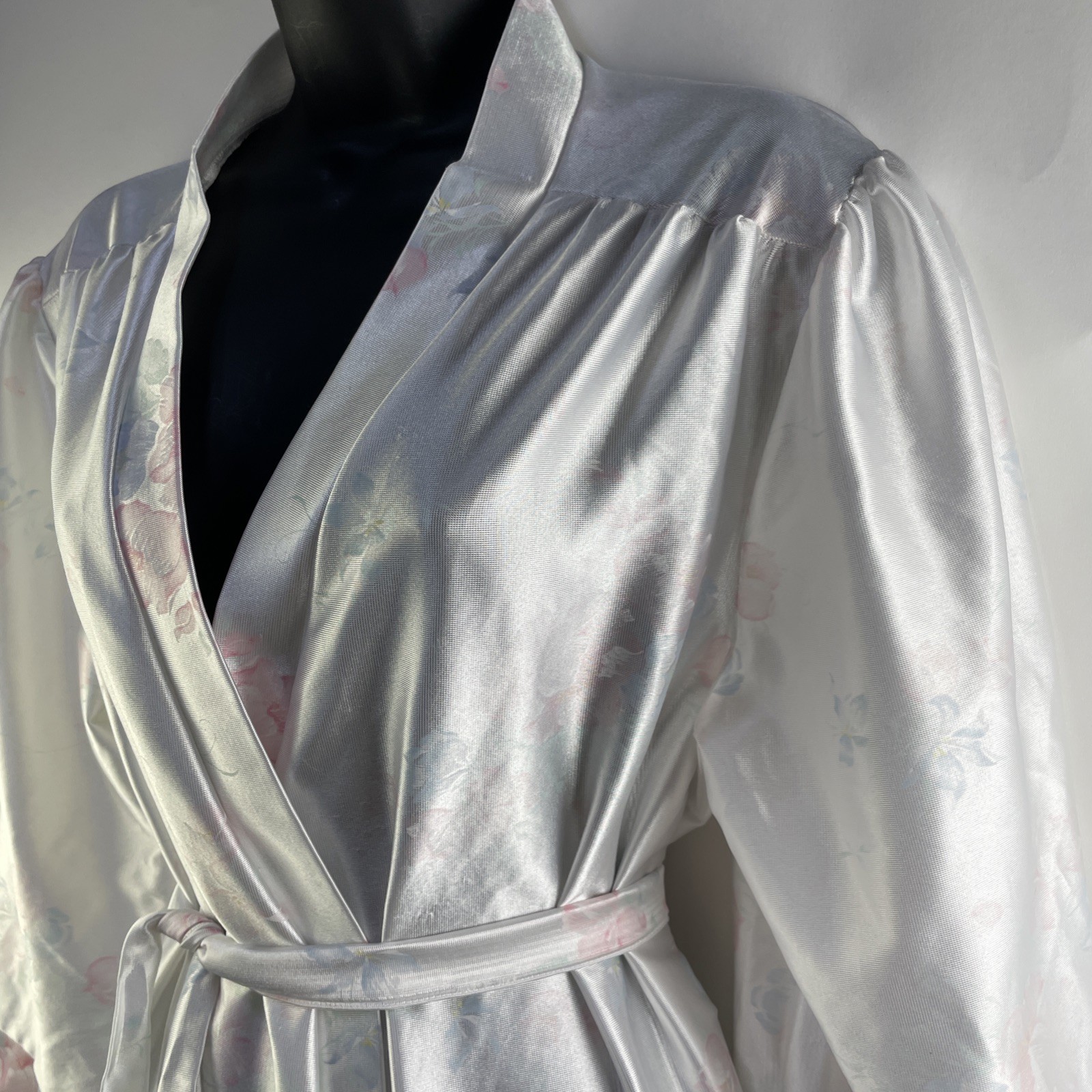 Vtg Lorraine White Satin Belted Long Robe Women&rsquo;s L Floral Print