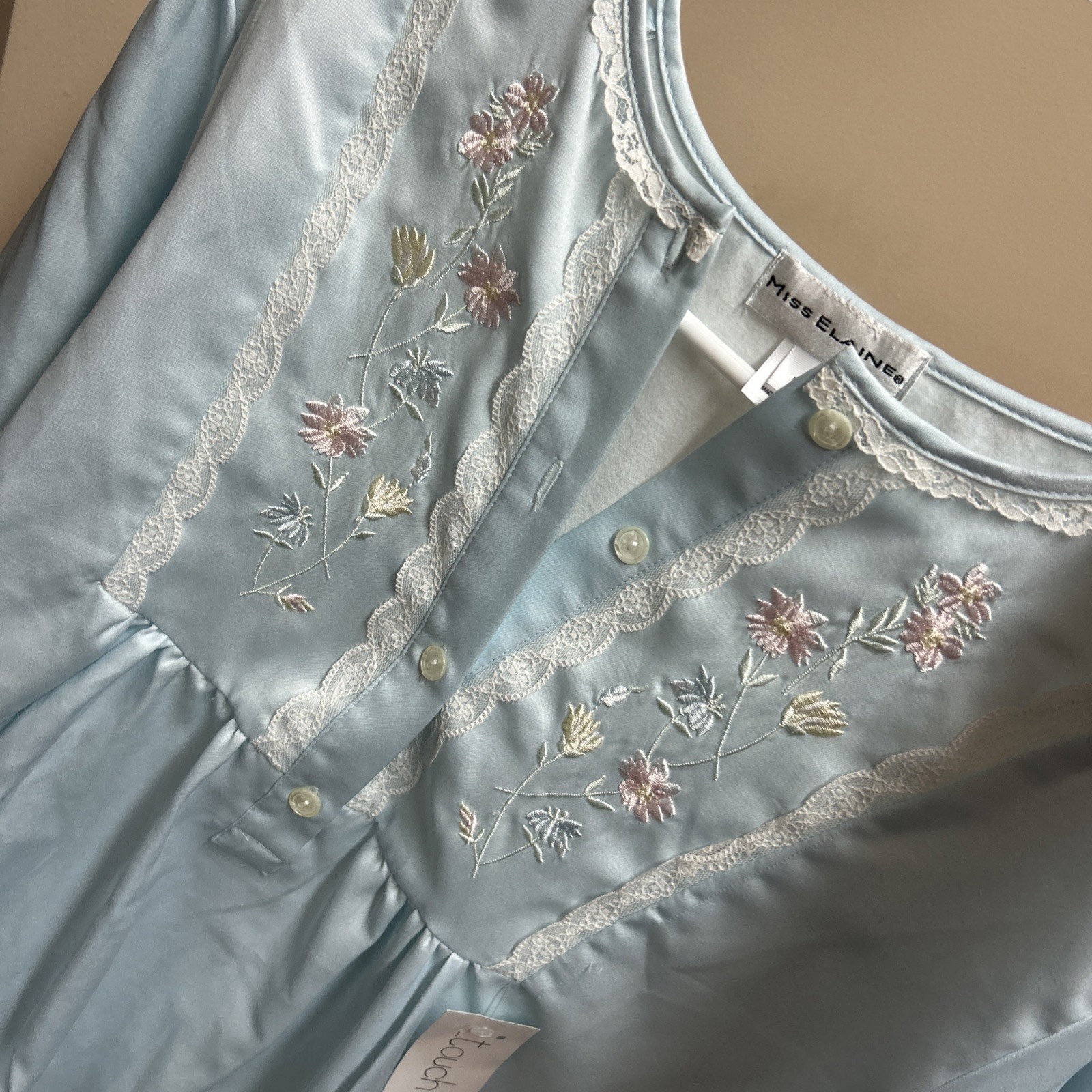 New VTG Miss Elaine Soft Granny Core Nightgown Embroidered Floral Neckline Large