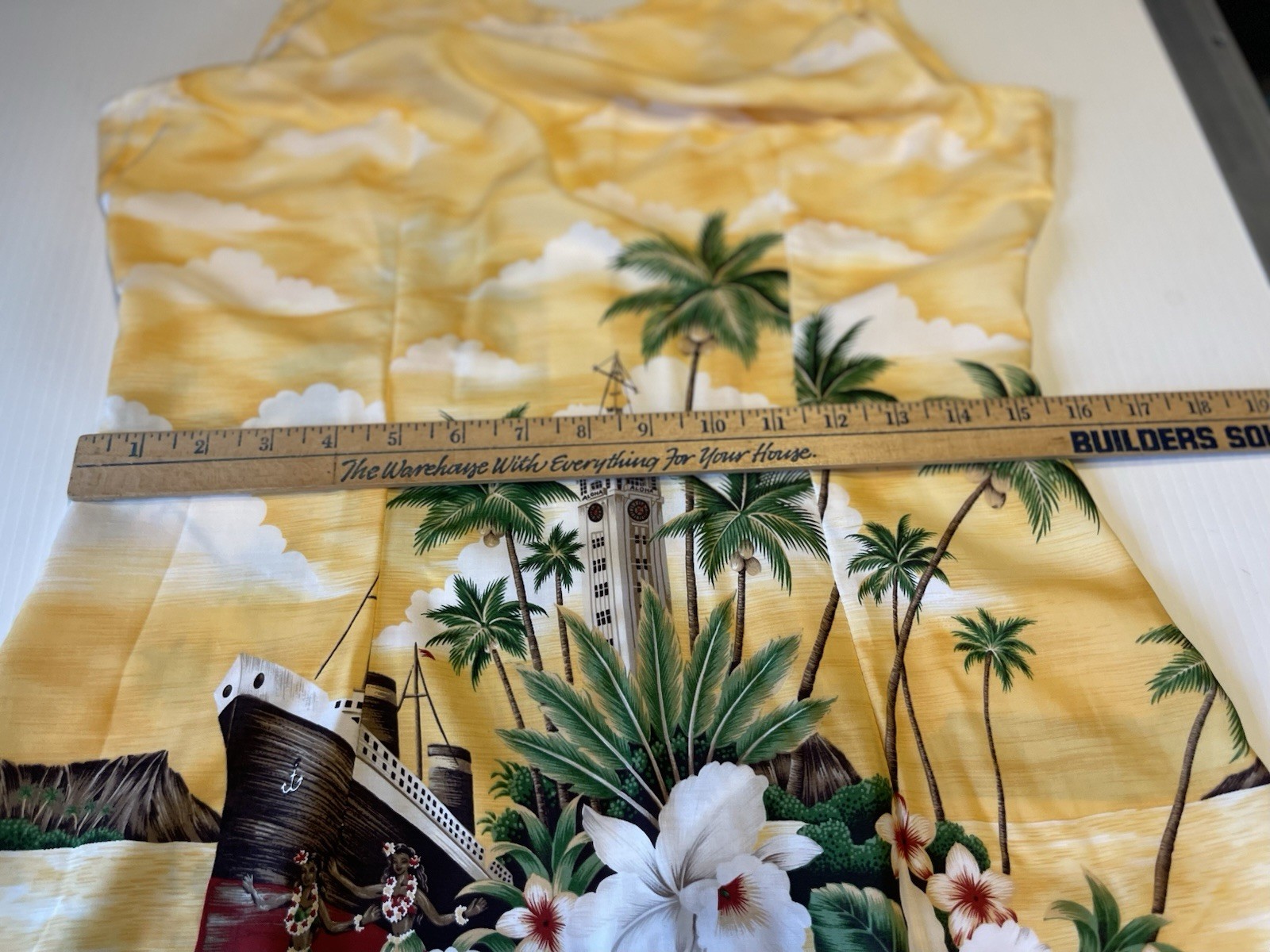 vintage hawaiian dress Yellow Hulu Dancers Size Medium Tropical Sun Dress