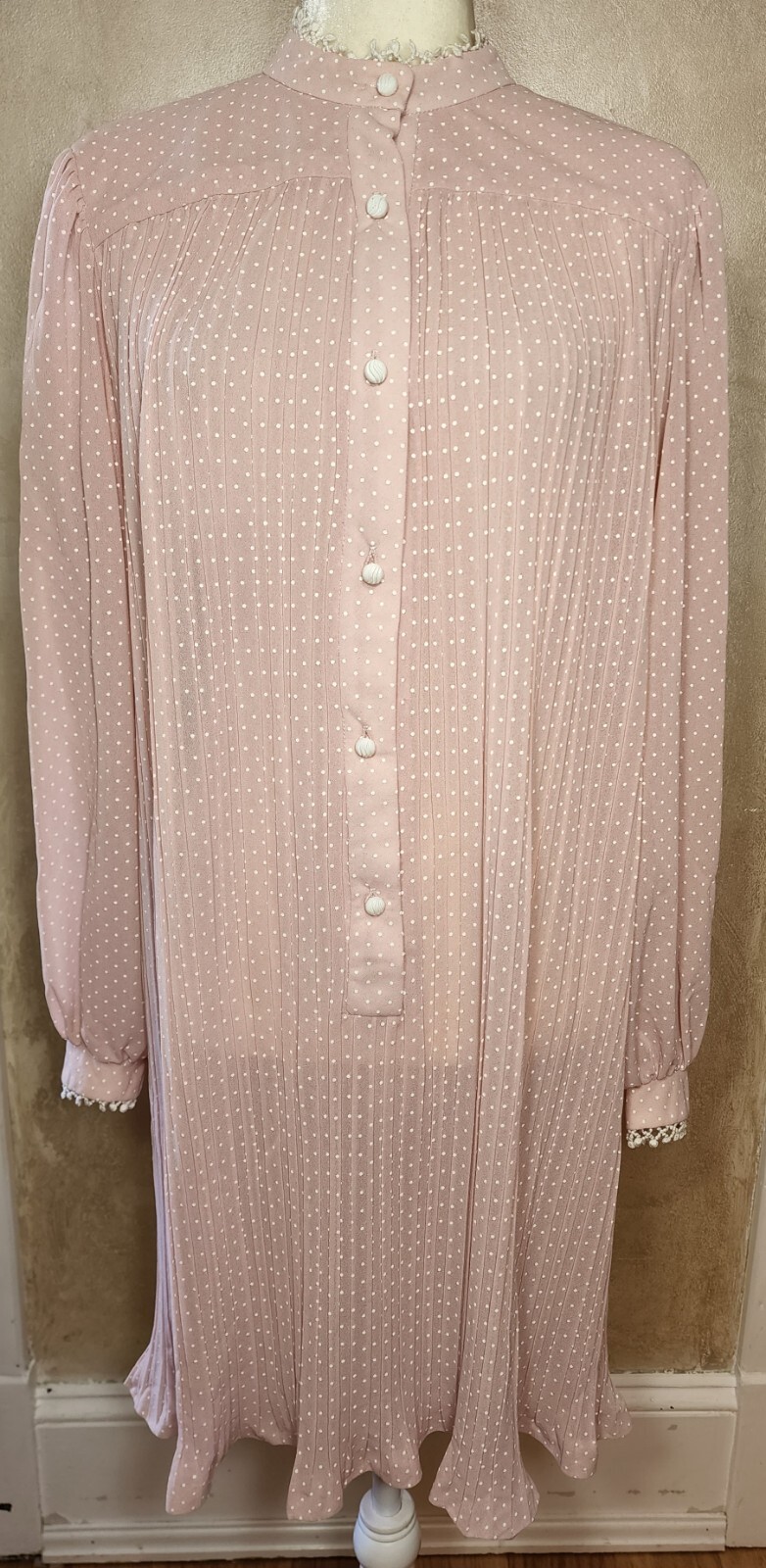 Vintage 1970s Discoveries Unlimited PokaDot Dress Size 38 W/ILGWU AFL-CIO Label