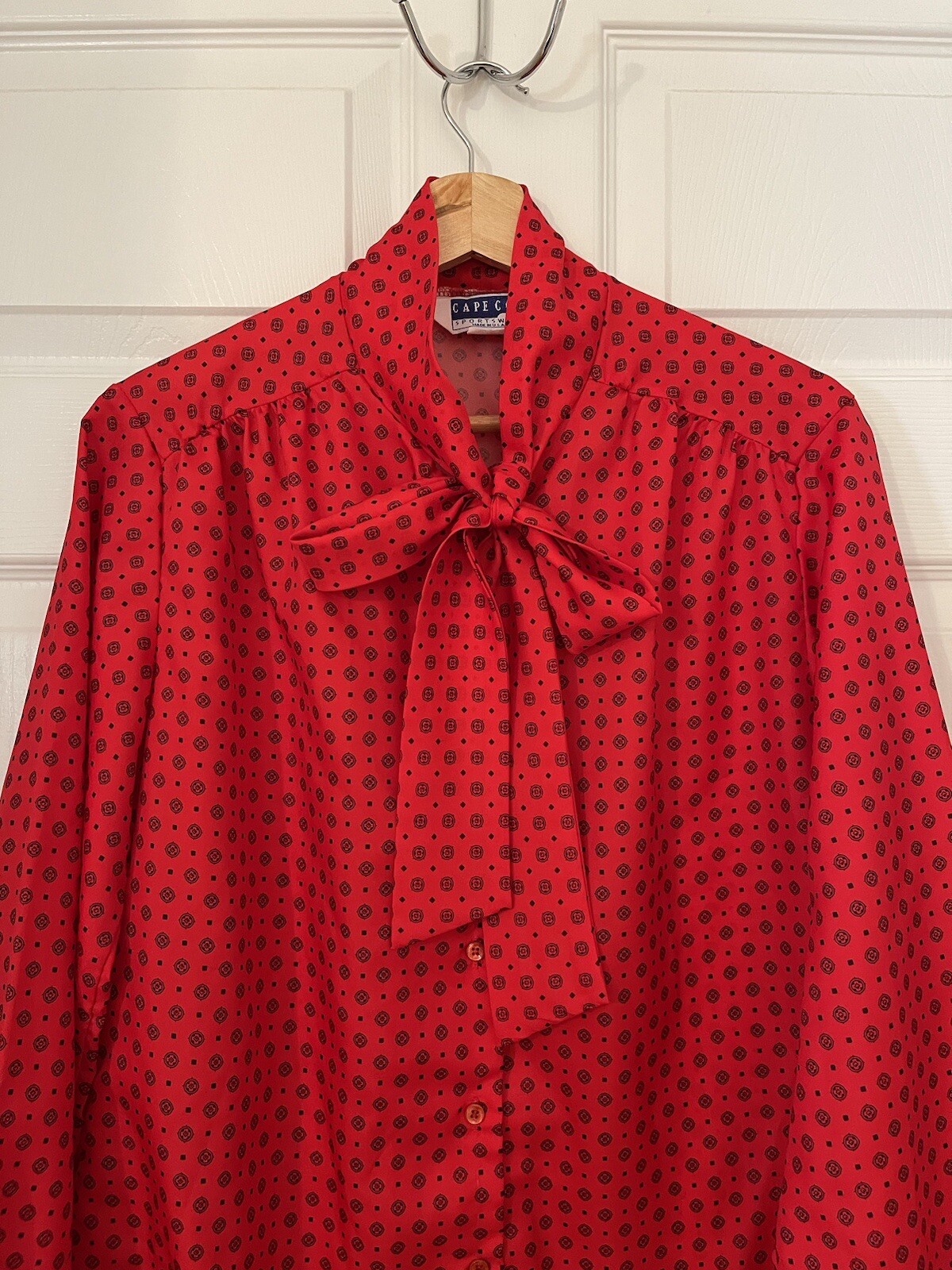 Cape Cod Brand Vintage L (14) Red Black Tie Neck Blouse Feminine Spring Look