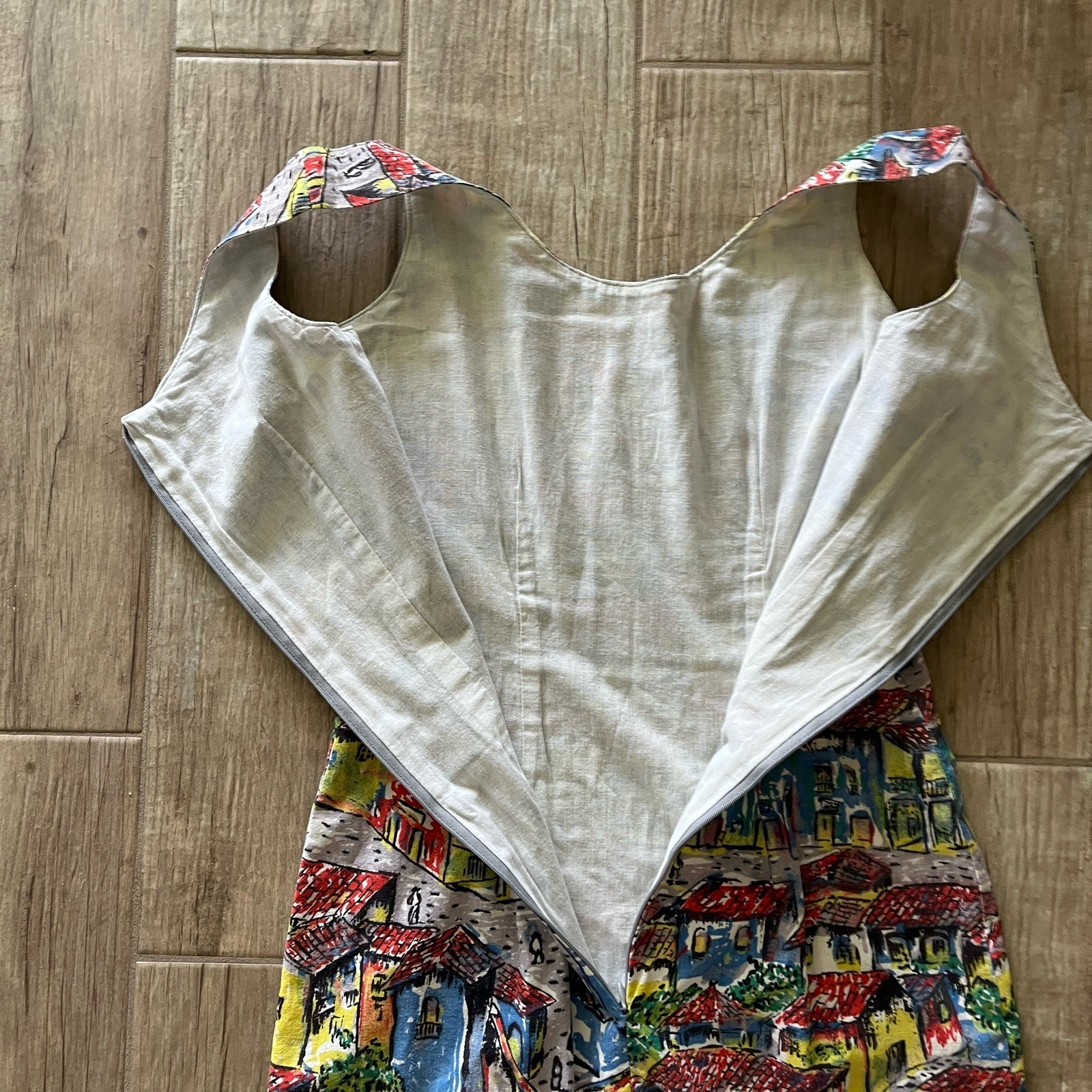 « Barkcloth » Fitted Dress Italy France Lined Scoop Neck Sleeveless Elegant Small