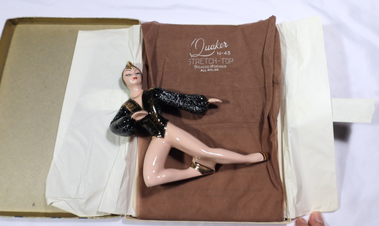 2 Pair NOS Vtg Quaker N-43 Stretch Top FF Cuban SEAMED Nylon STOCKINGS sz 11 31&Prime;